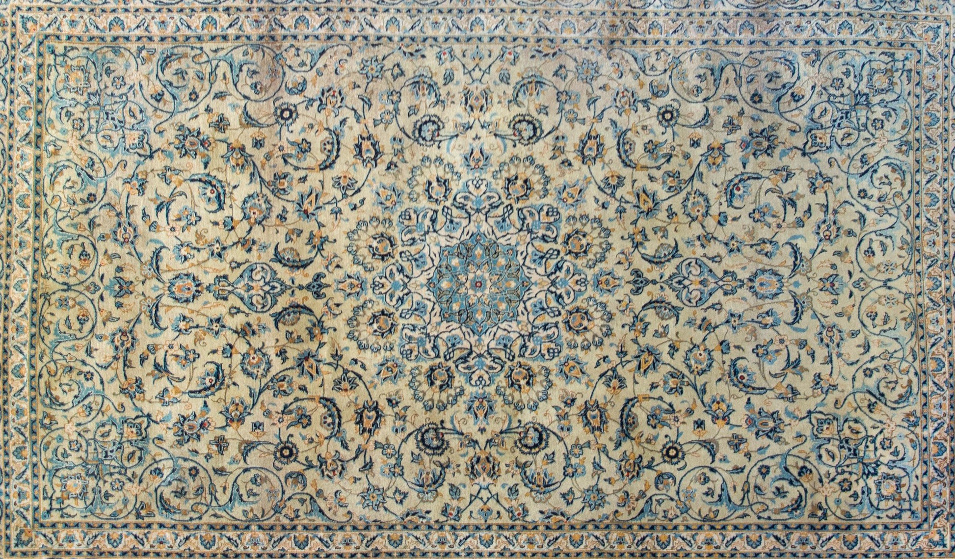 Early 20th Century Persian Kashan Rug For Sale