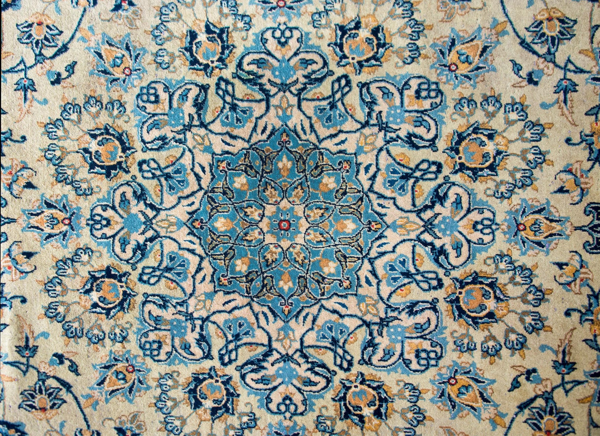 Early 20th Century Persian Kashan Rug For Sale