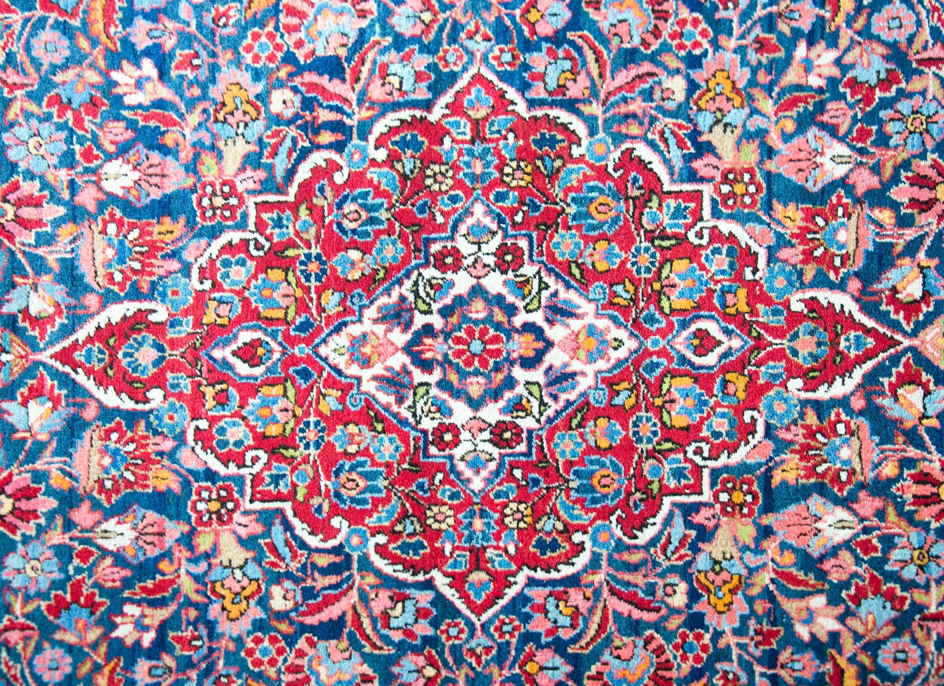 Early 20th Century Persian Kashan Rug For Sale