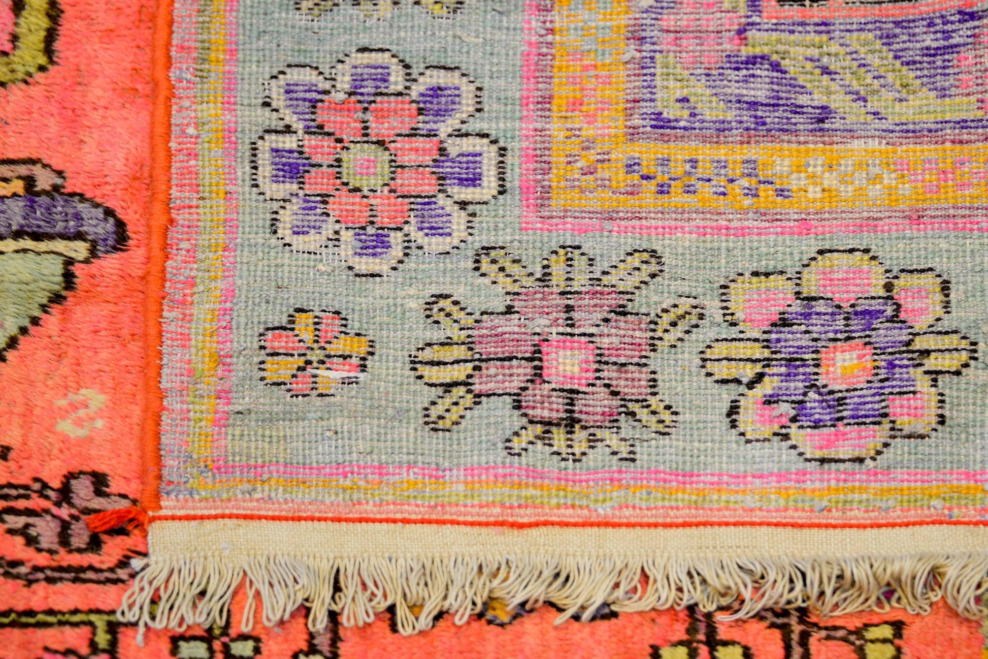 Wonderful Early 20th Century Pictorial Khotan Rug For Sale