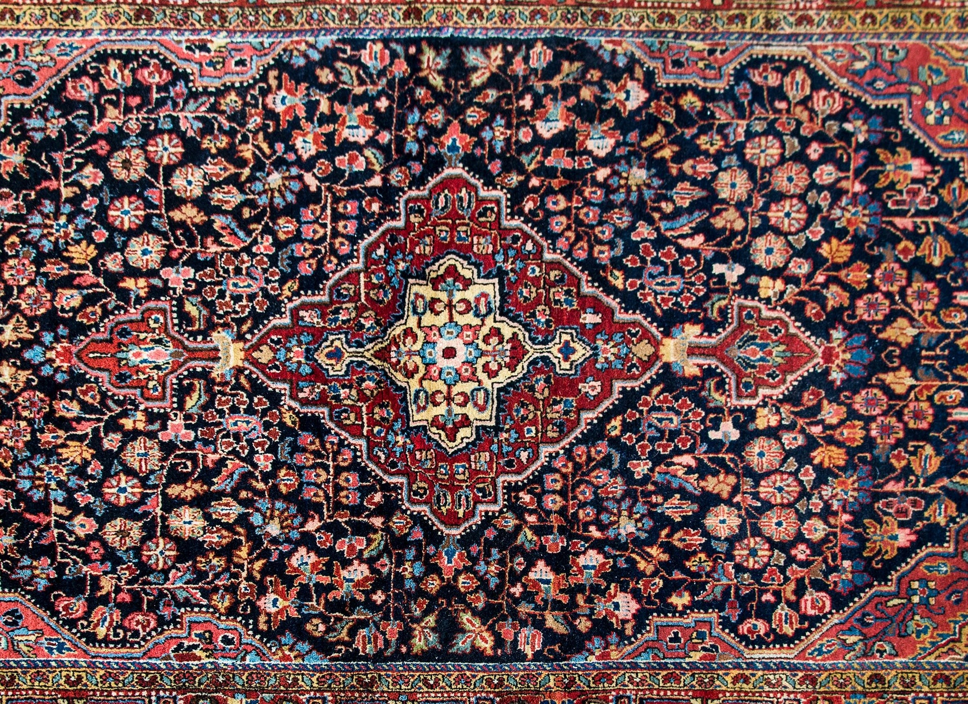Early 20th Century Persian Bidjar Rug For Sale