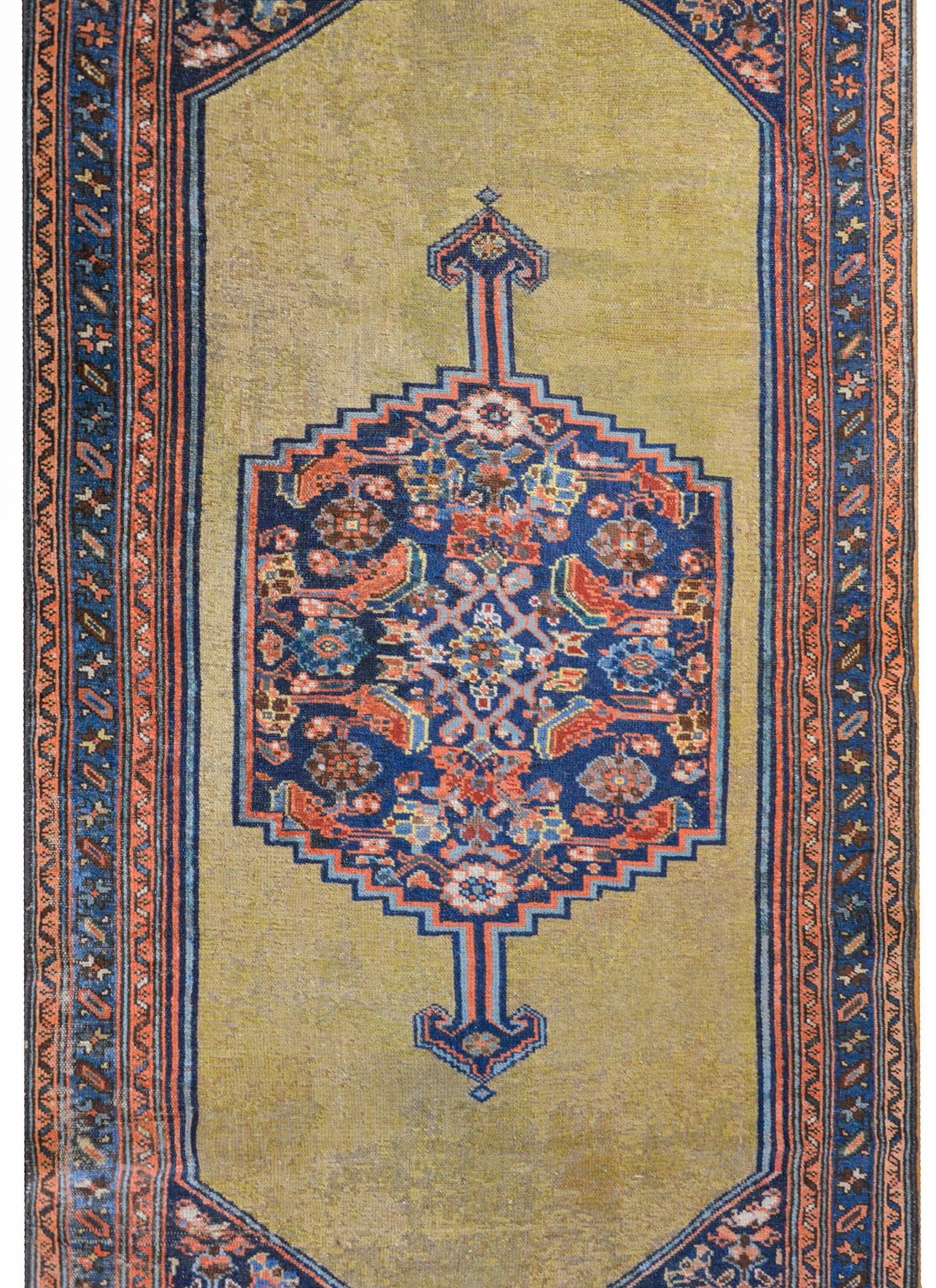 Fabulous Early 20th Century Serab Rug For Sale