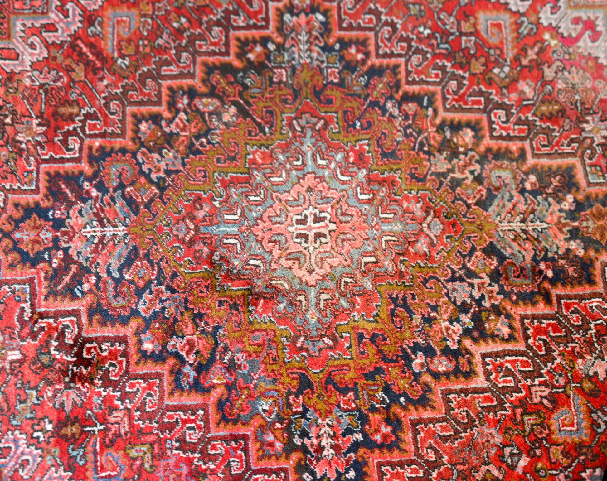 Late 20th Century Persian Heriz Rug For Sale