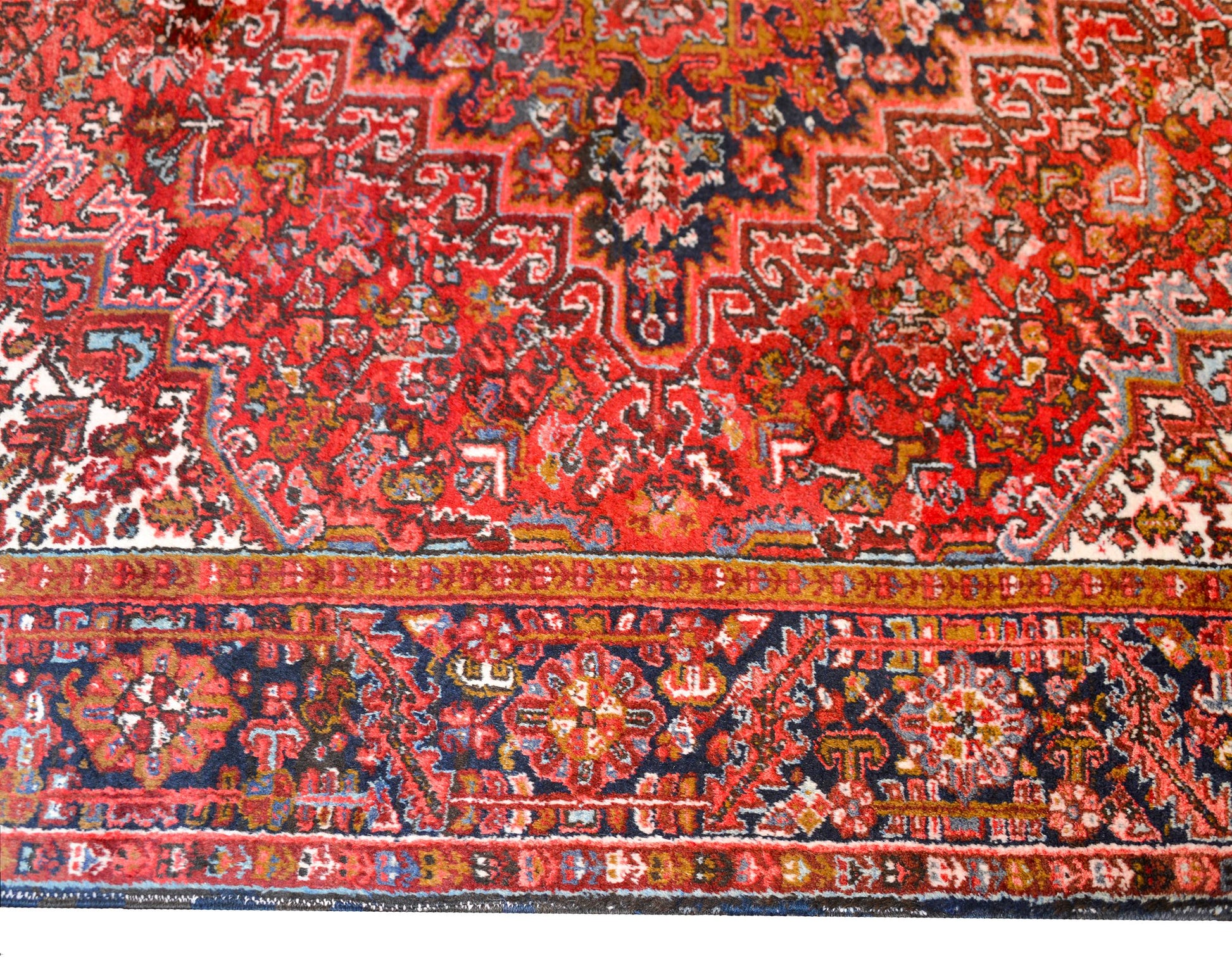 Late 20th Century Persian Heriz Rug For Sale