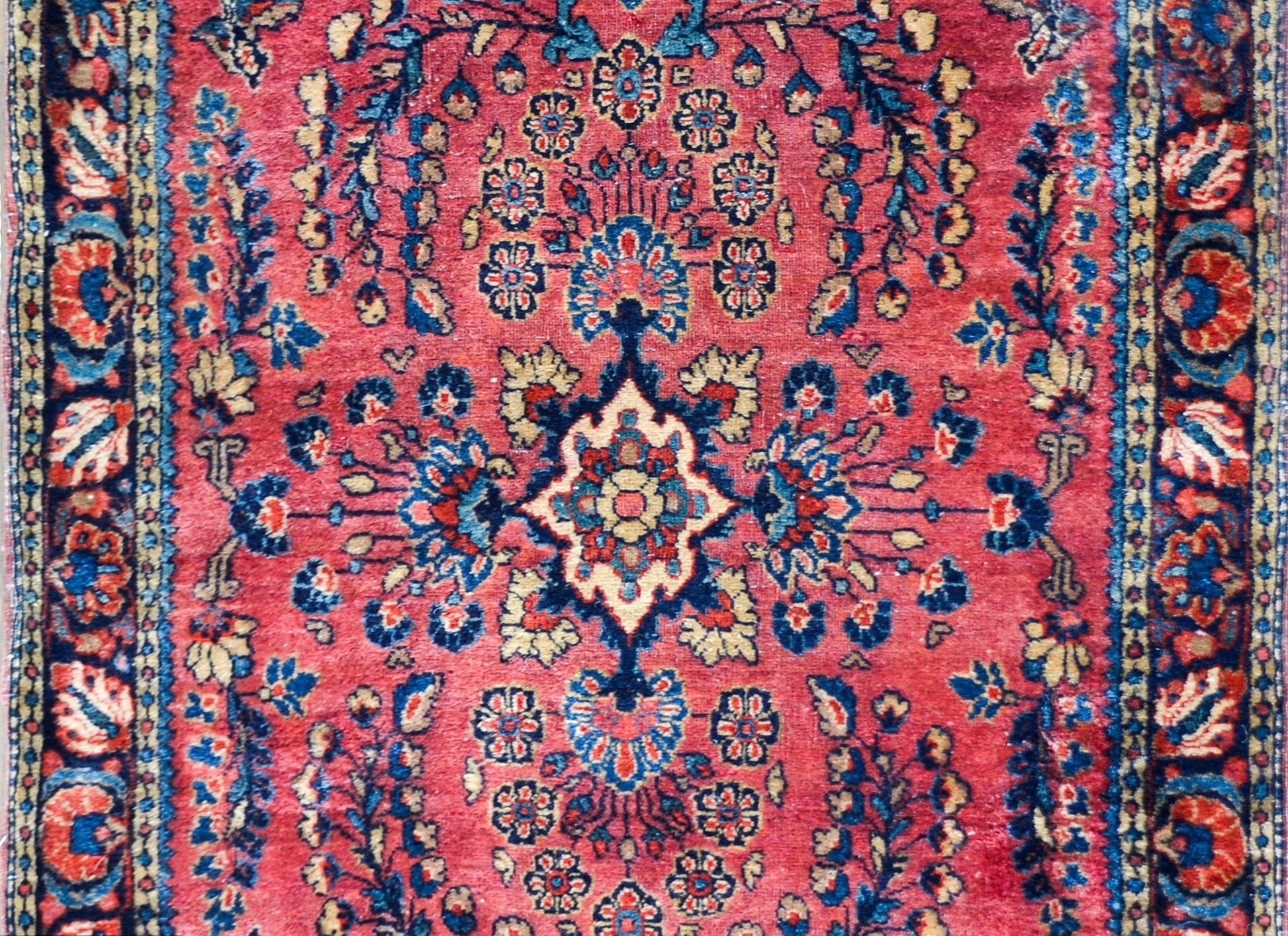 Early 20th Century Sarouk Rug For Sale