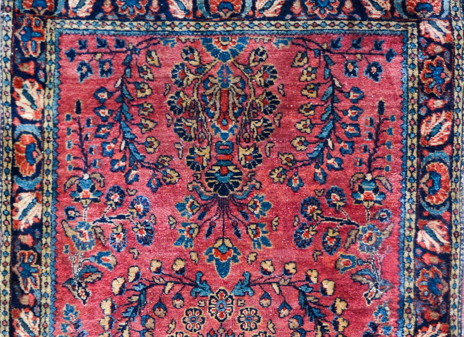 Early 20th Century Sarouk Rug For Sale