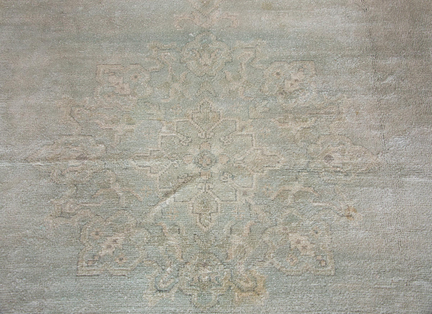Mid-20th Century Turkish Oushak Rug For Sale