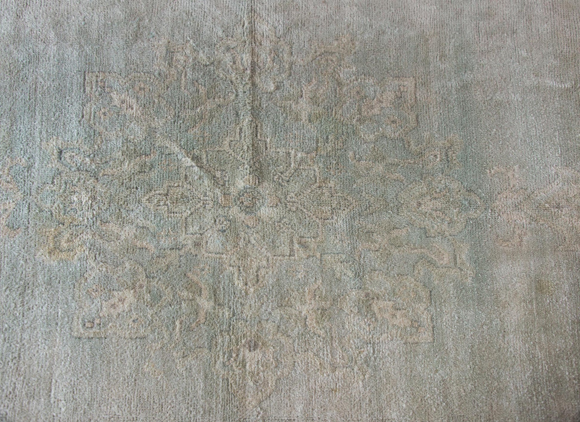 Mid-20th Century Turkish Oushak Rug For Sale