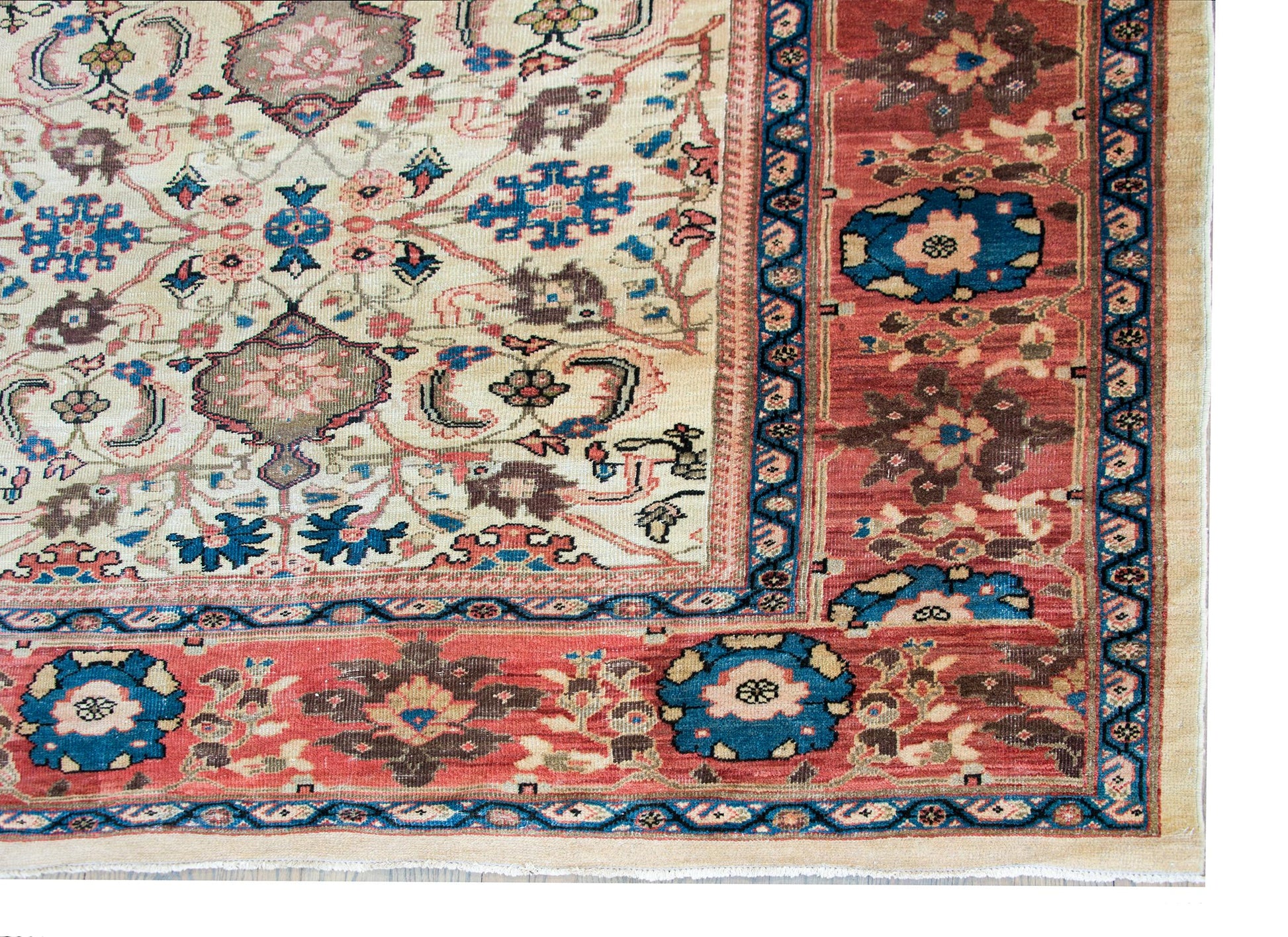 Early 20th Century Persian Sultanabad Rug For Sale