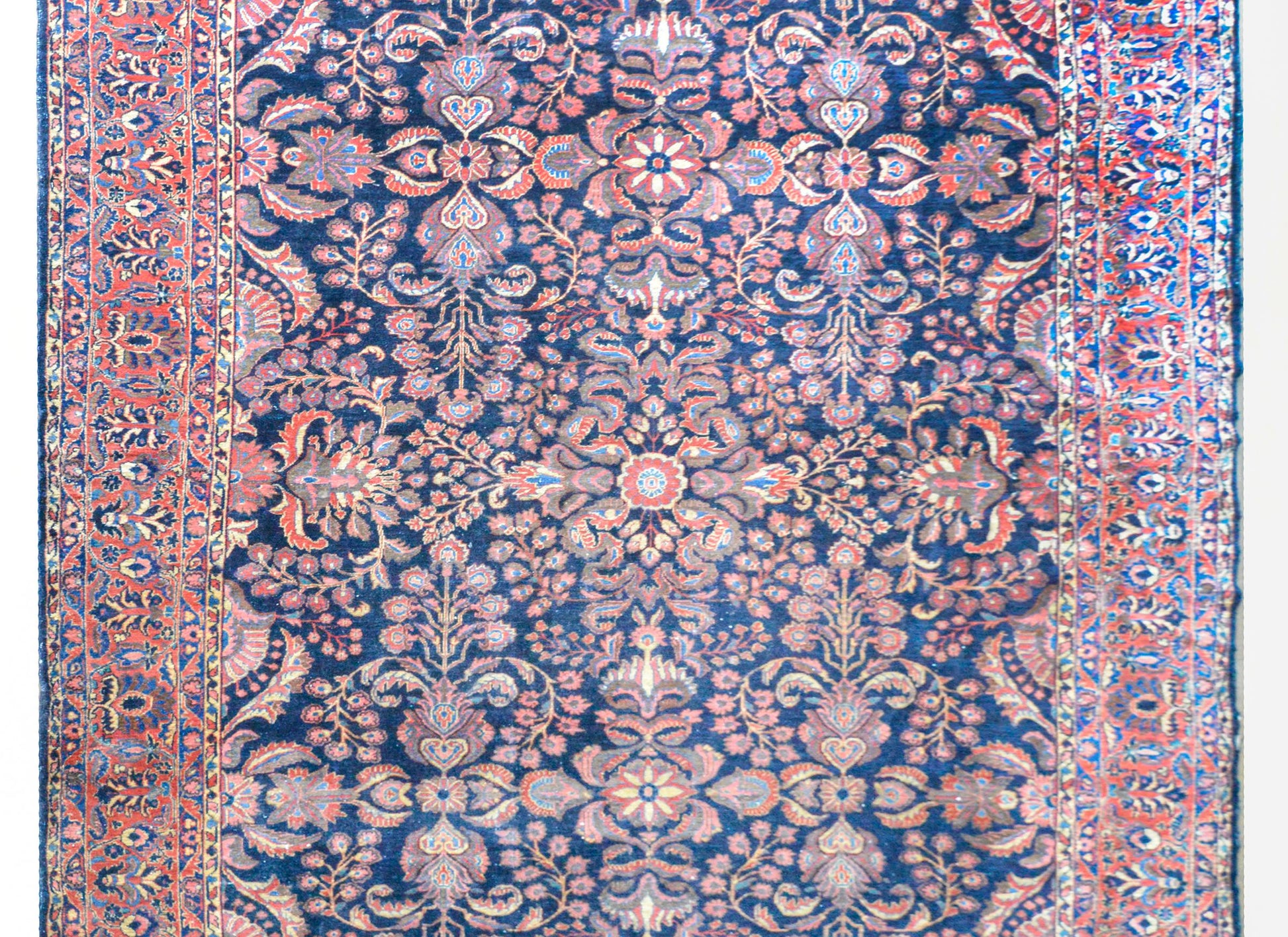 Early 20th Century Lilihan Rug For Sale
