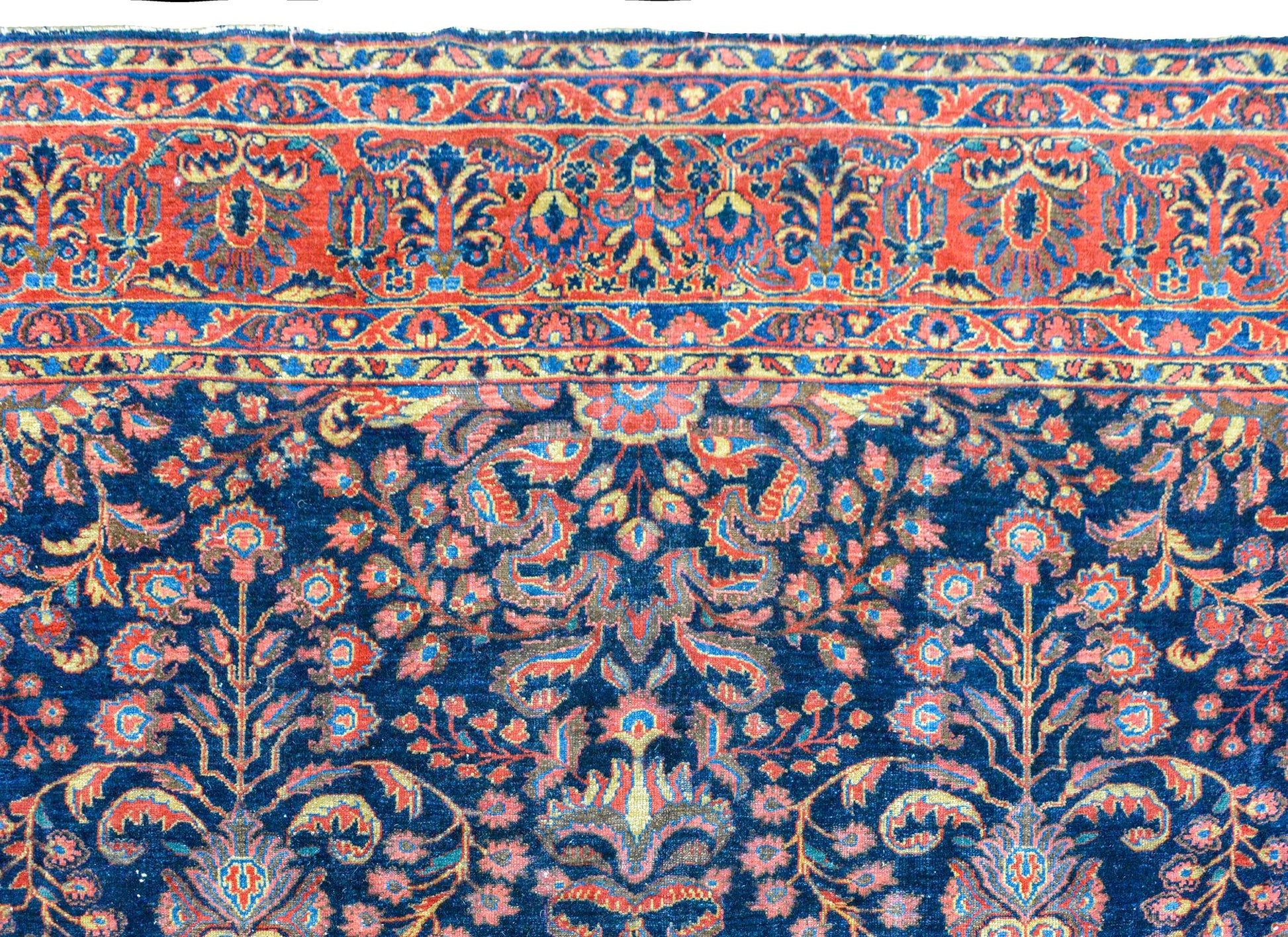 Early 20th Century Lilihan Rug For Sale