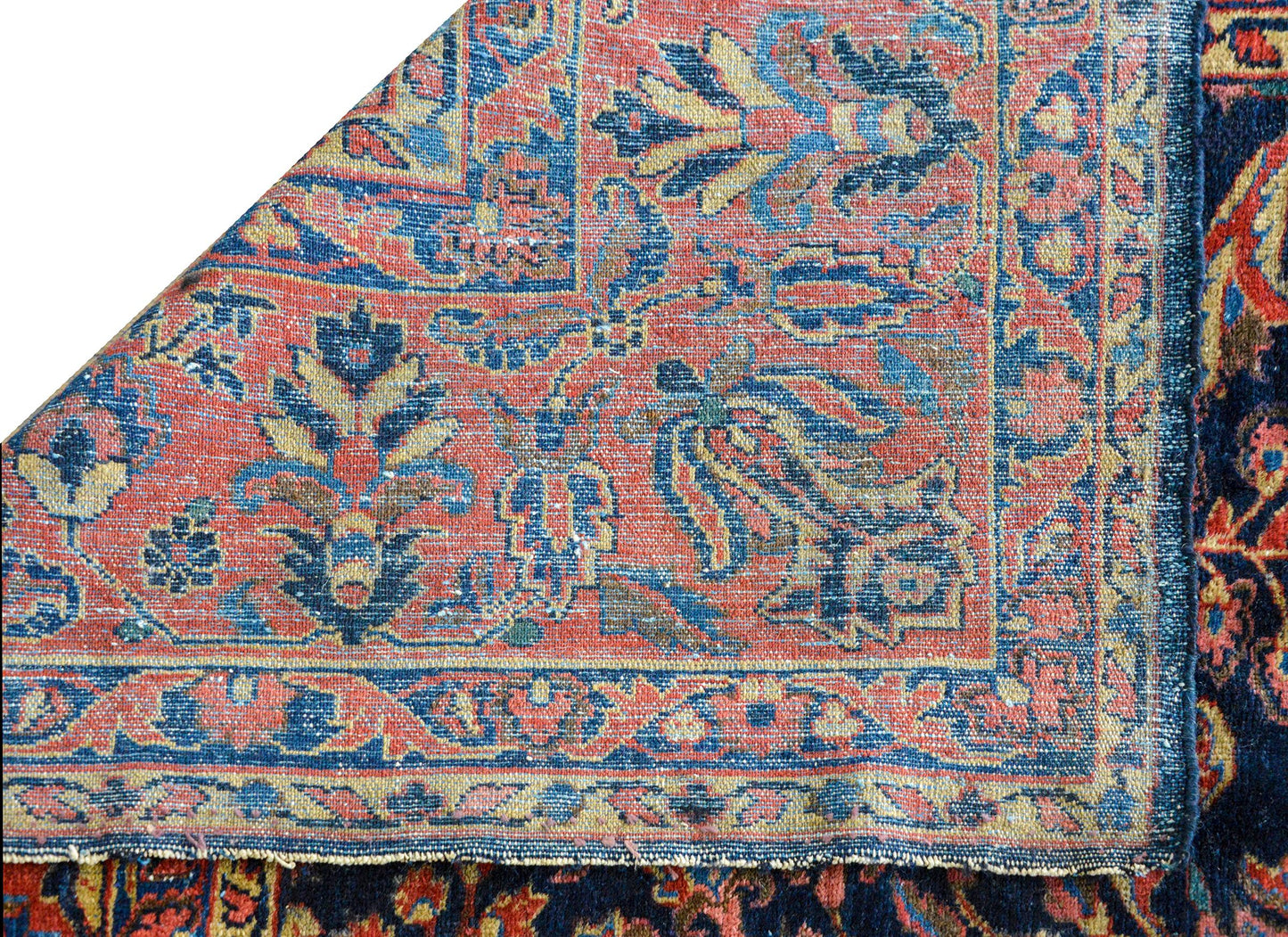 Early 20th Century Lilihan Rug For Sale