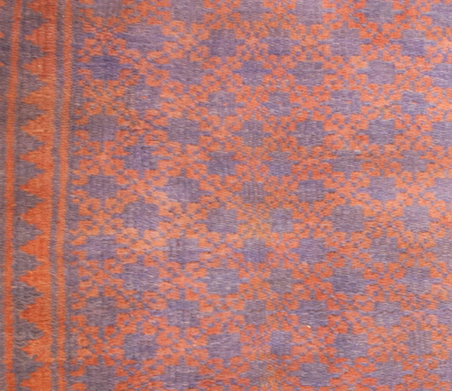 Early 20th Century Saveh Kilim Rug For Sale