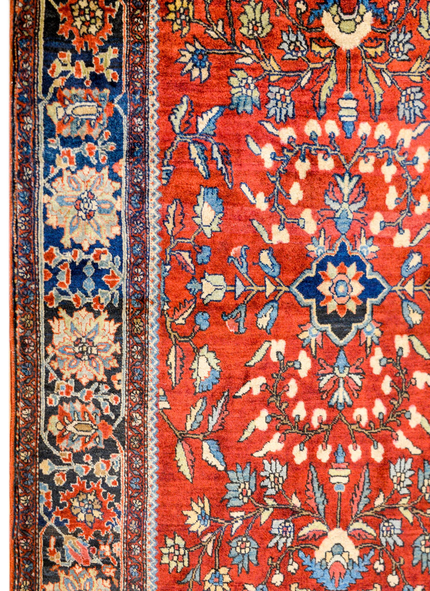 Beautiful Early 20th Century Sarouk Farahan Rug For Sale
