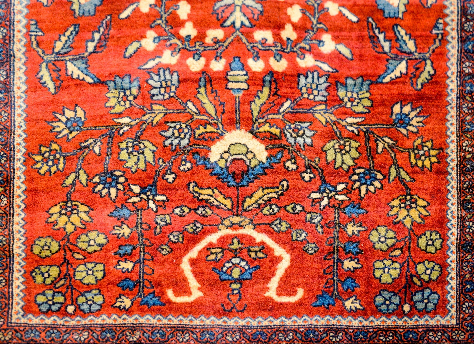 Beautiful Early 20th Century Sarouk Farahan Rug For Sale