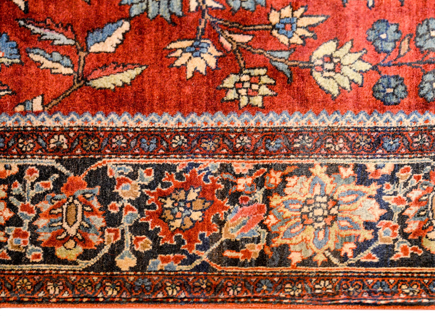 Beautiful Early 20th Century Sarouk Farahan Rug For Sale
