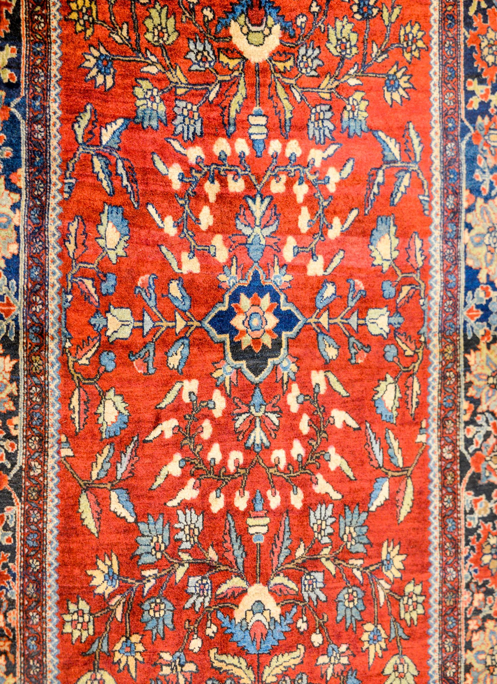 Beautiful Early 20th Century Sarouk Farahan Rug For Sale