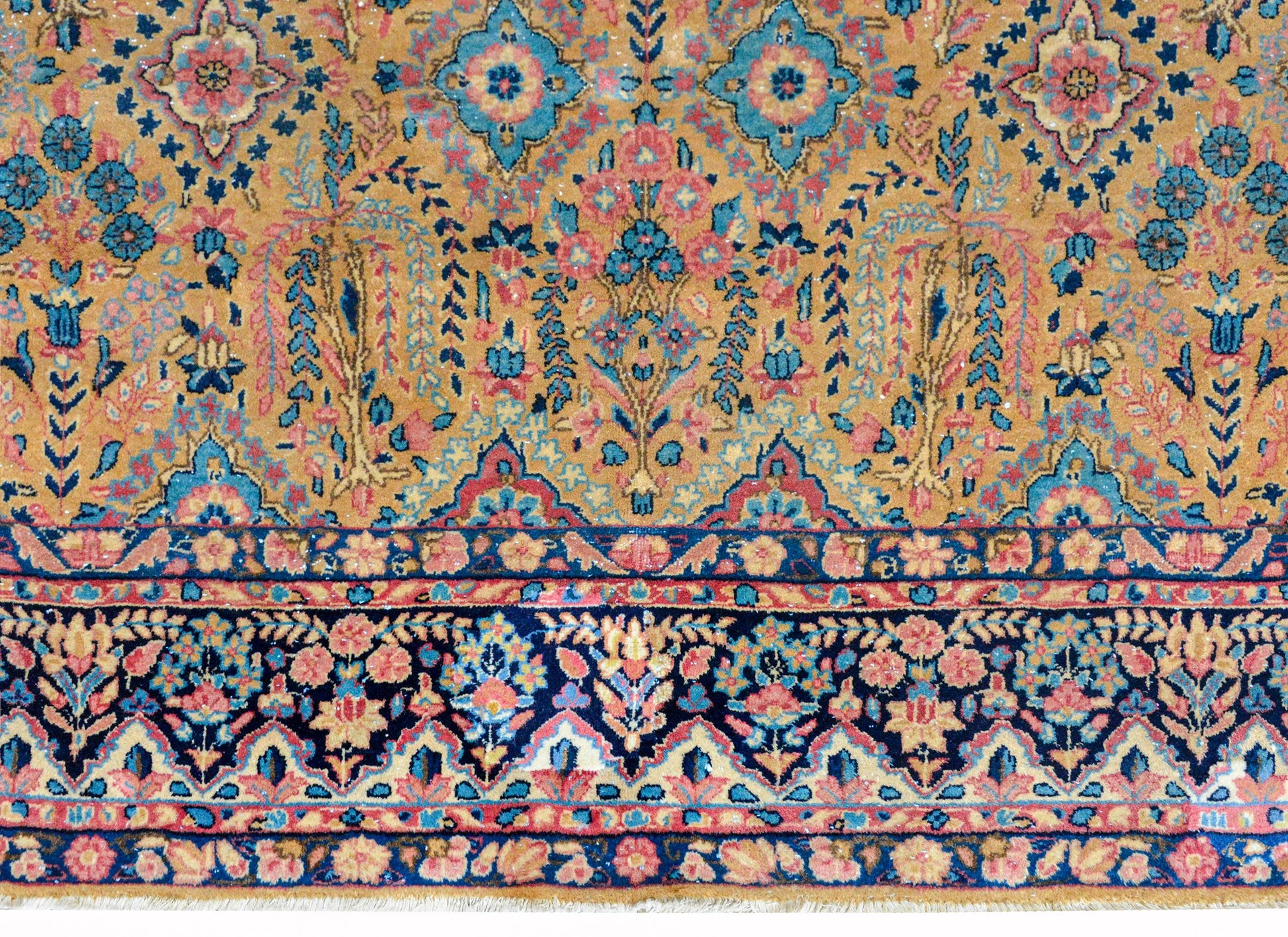 Early 20th Century Sarouk Rug For Sale