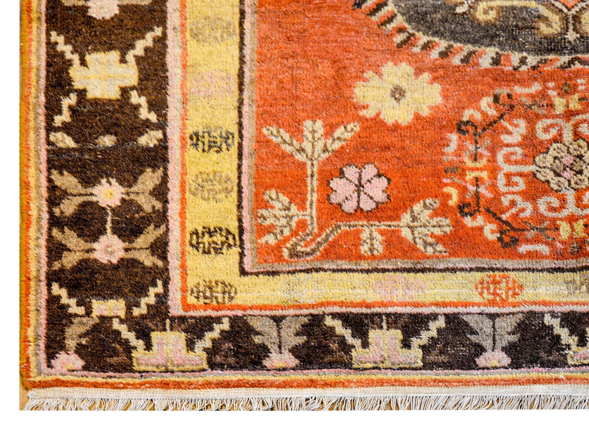 Beautiful Early 20th Century Central Asian Samarghand Rug For Sale