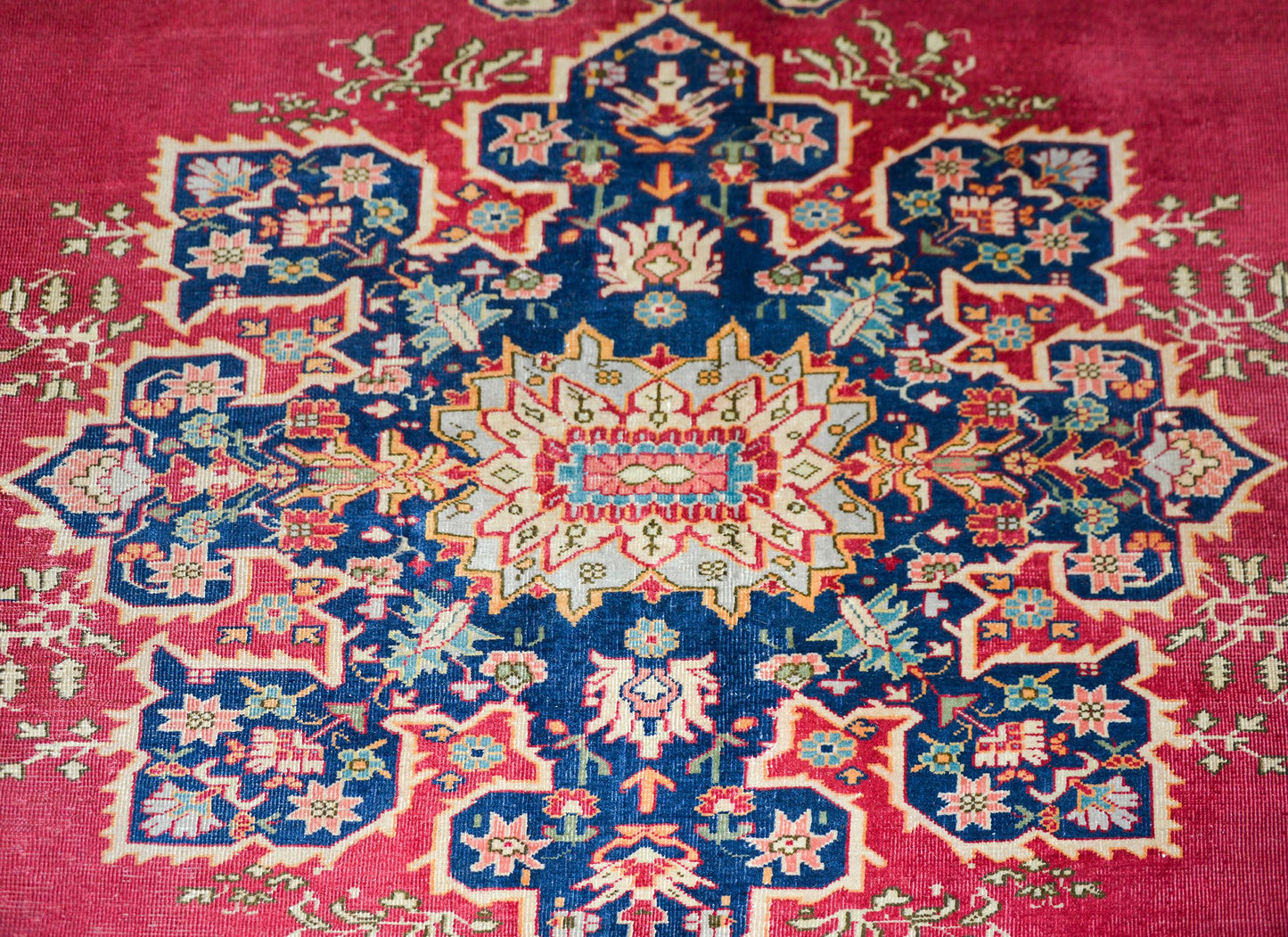 Early 20th Century Turkish Sparta Serapi Rug For Sale