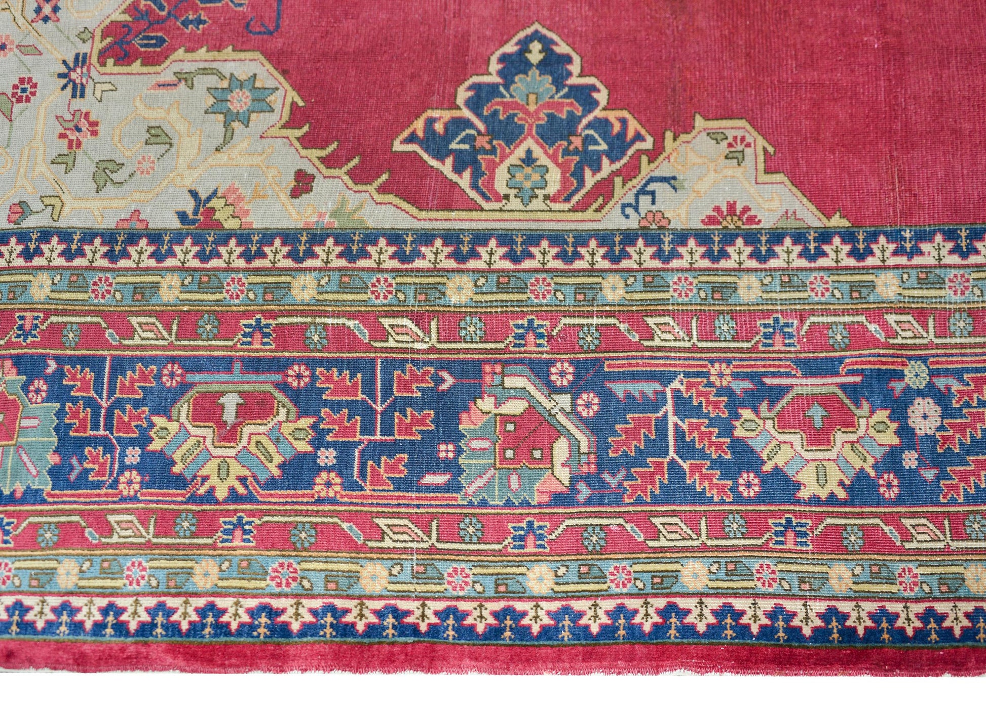 Early 20th Century Turkish Sparta Serapi Rug For Sale