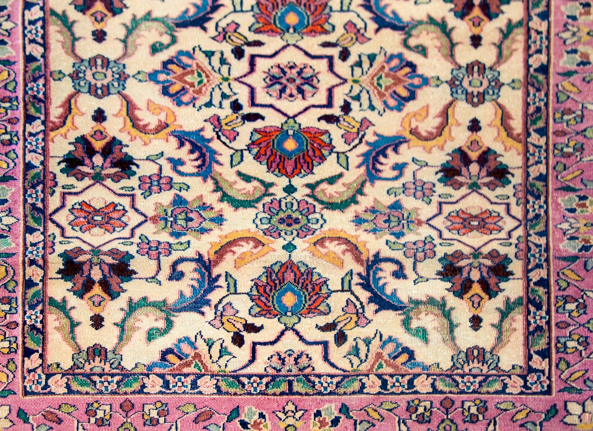 Beautiful Early 20th Century Agra Rug For Sale