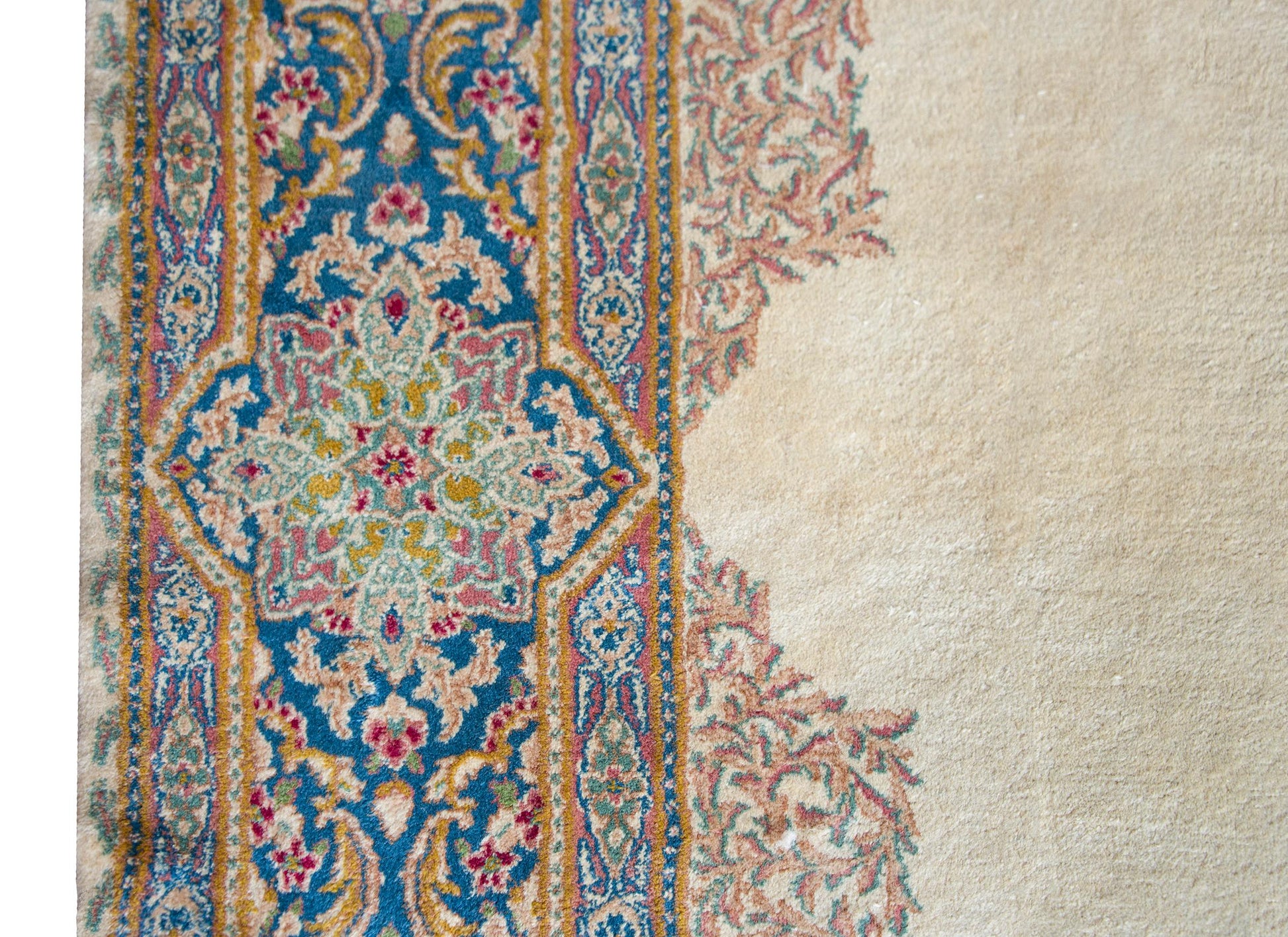 Early 20th Century Persian Kirman Rug For Sale