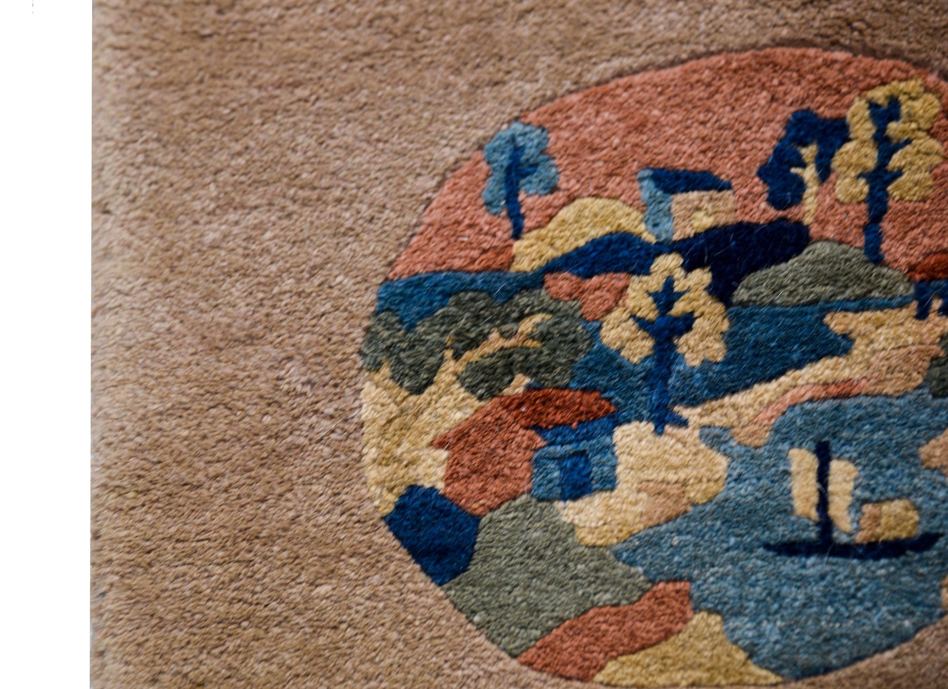 Early 20th Century Chinese Art Deco Rug For Sale