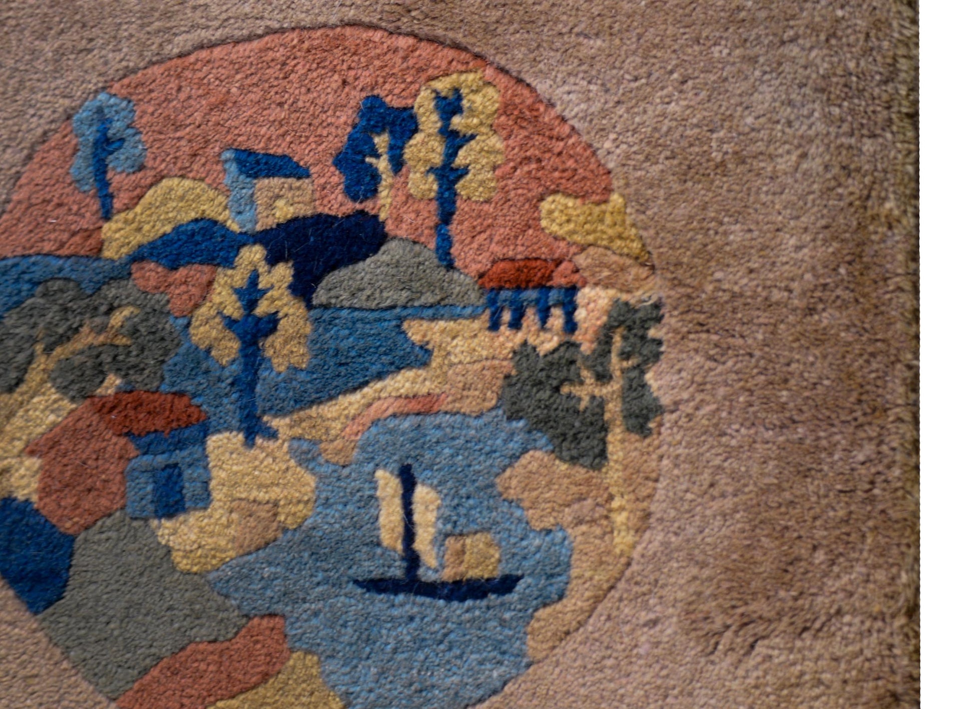Early 20th Century Chinese Art Deco Rug For Sale