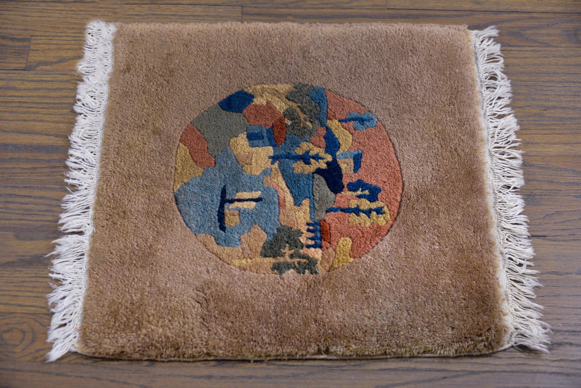 Early 20th Century Chinese Art Deco Rug For Sale