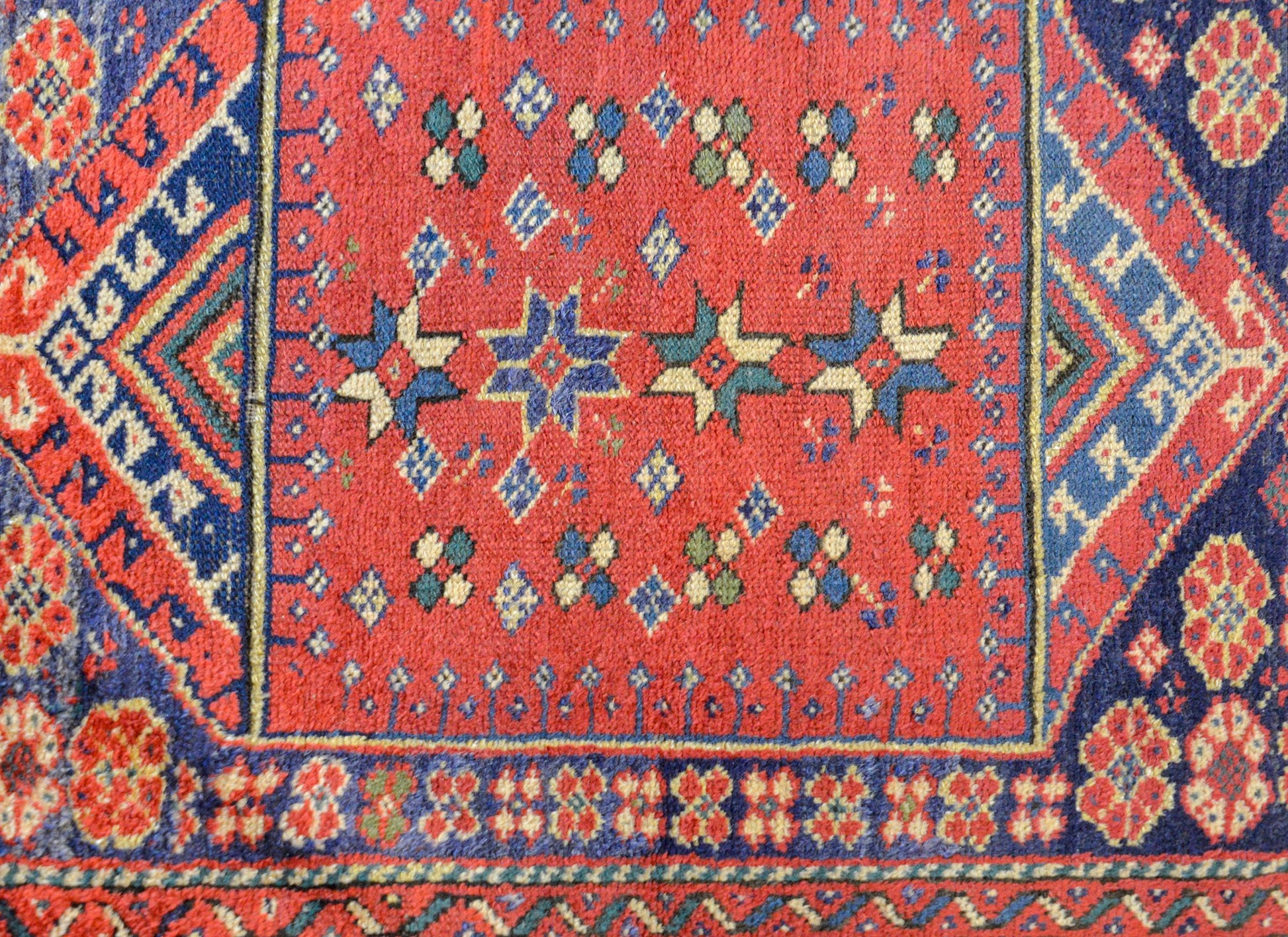 Early 20th Century Sparta Rug For Sale