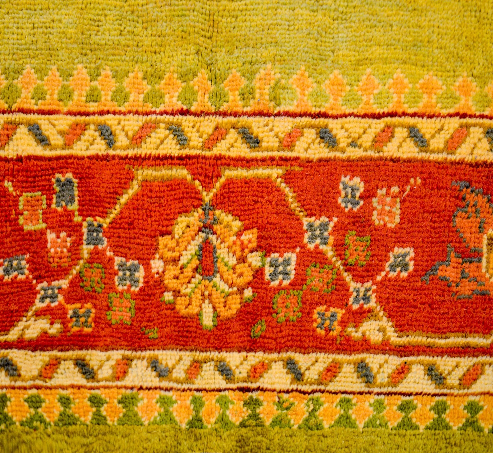 Wonderful Early 20th Century Oushak Rug For Sale