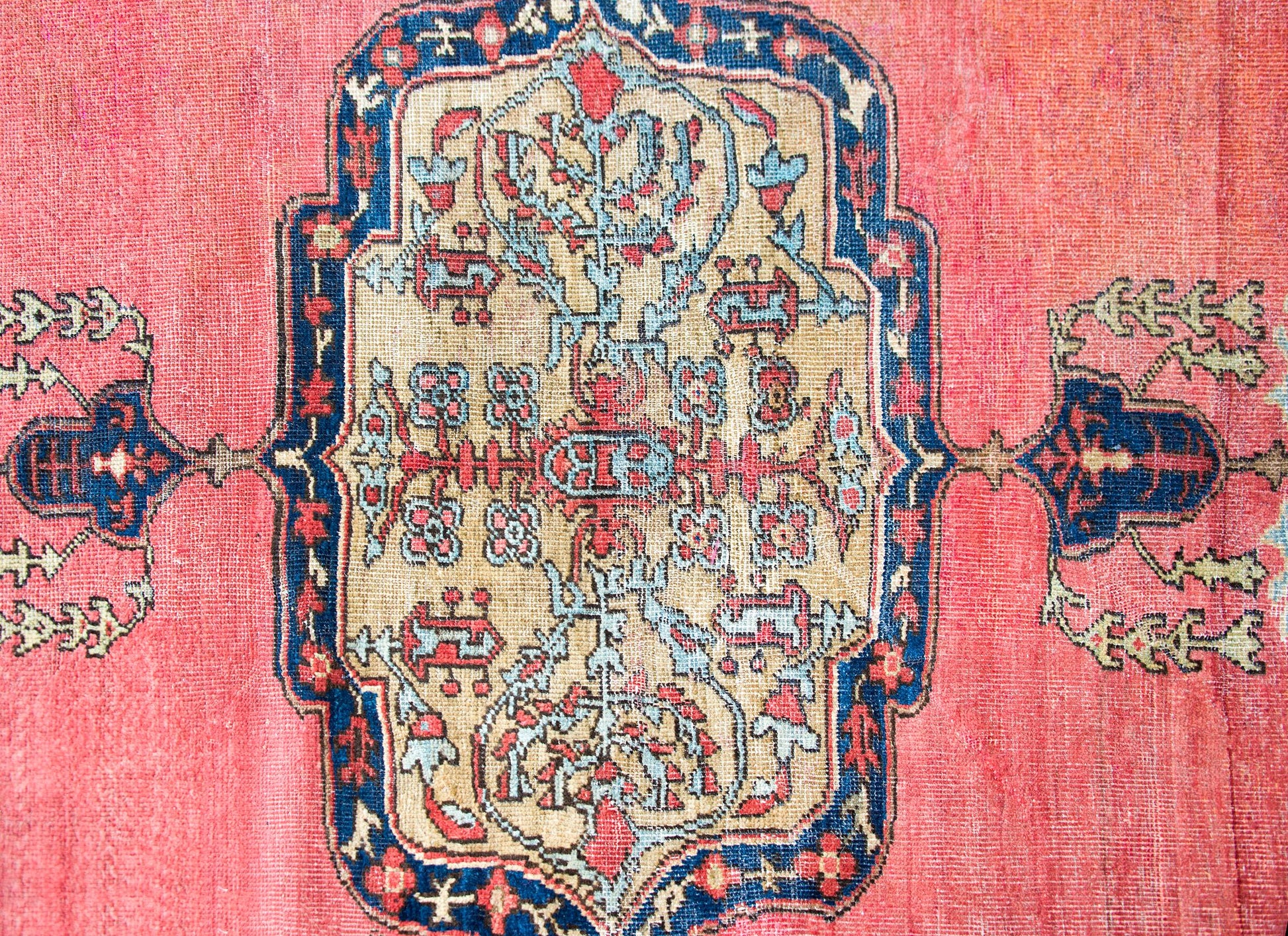 Early 20th Century Persian Sultanabad Rug For Sale