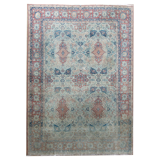 Late 19th Century Persian Isfahan Rug For Sale