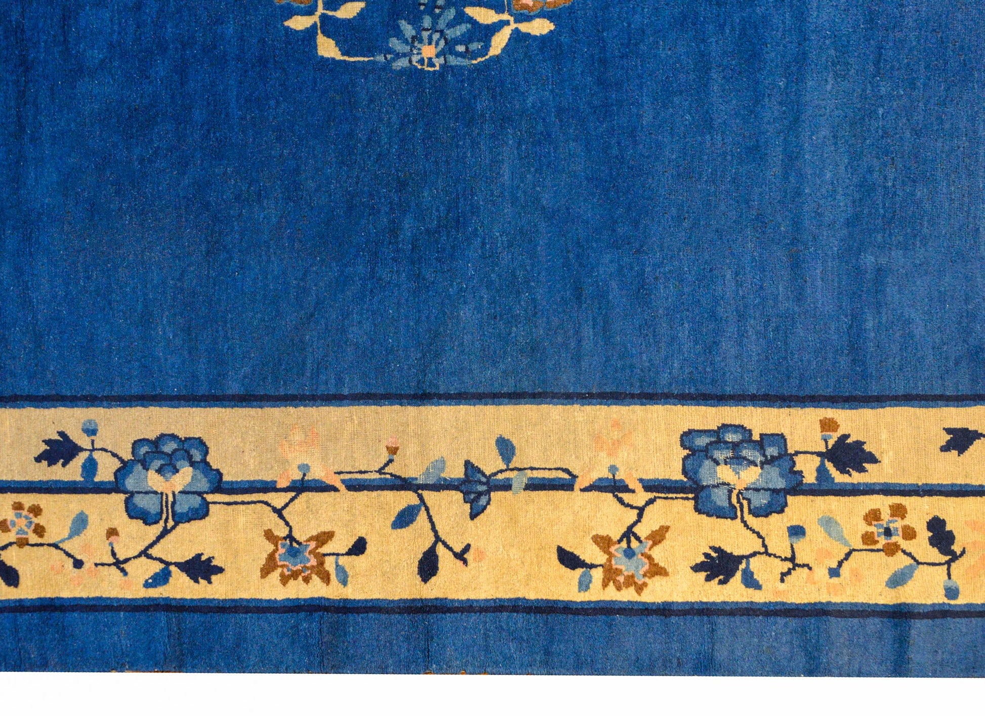 Gorgeous Early 20th Century Peking Rug For Sale