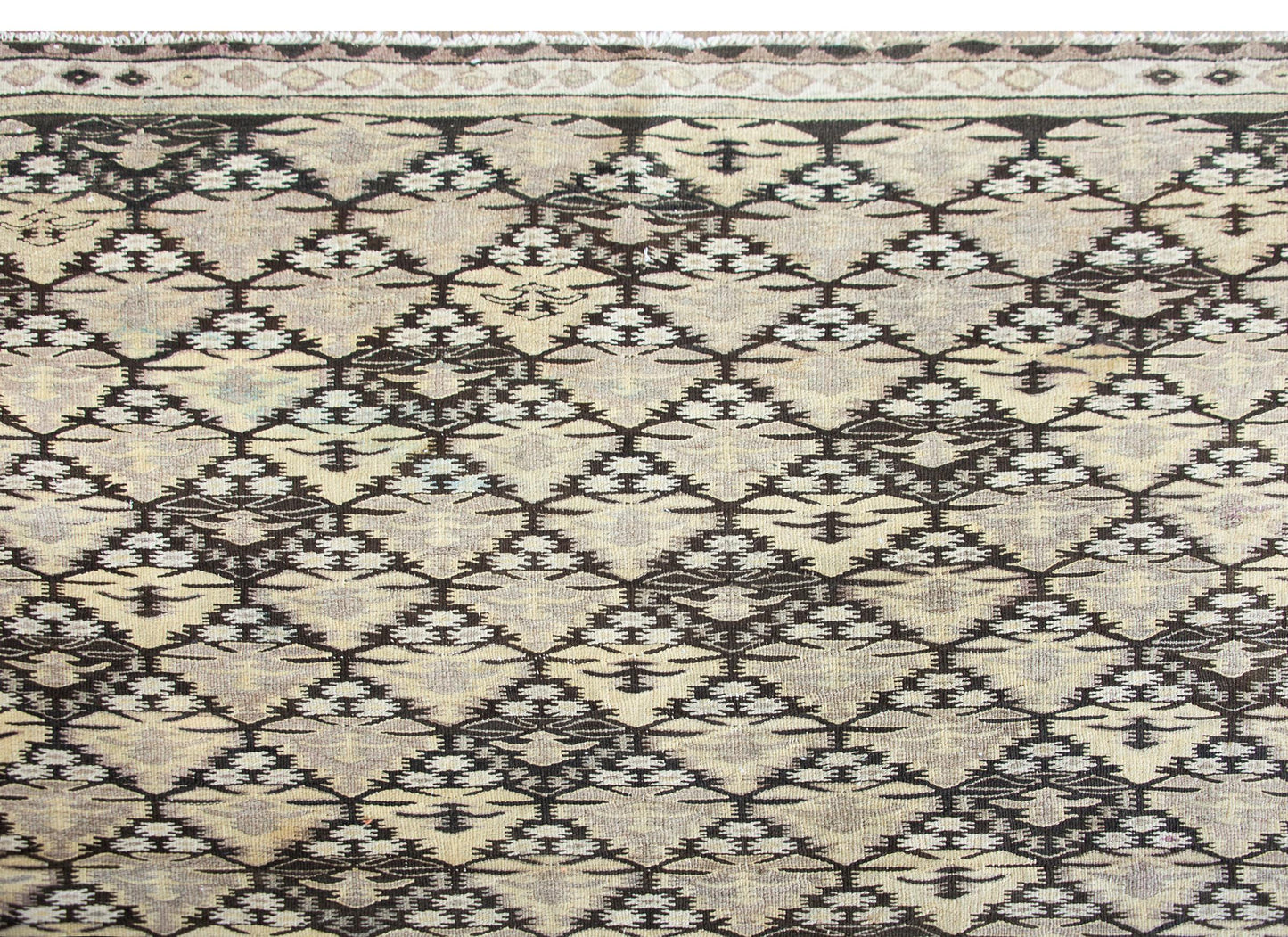 Early 20th Century Persian Qazvin Kilim Rug For Sale