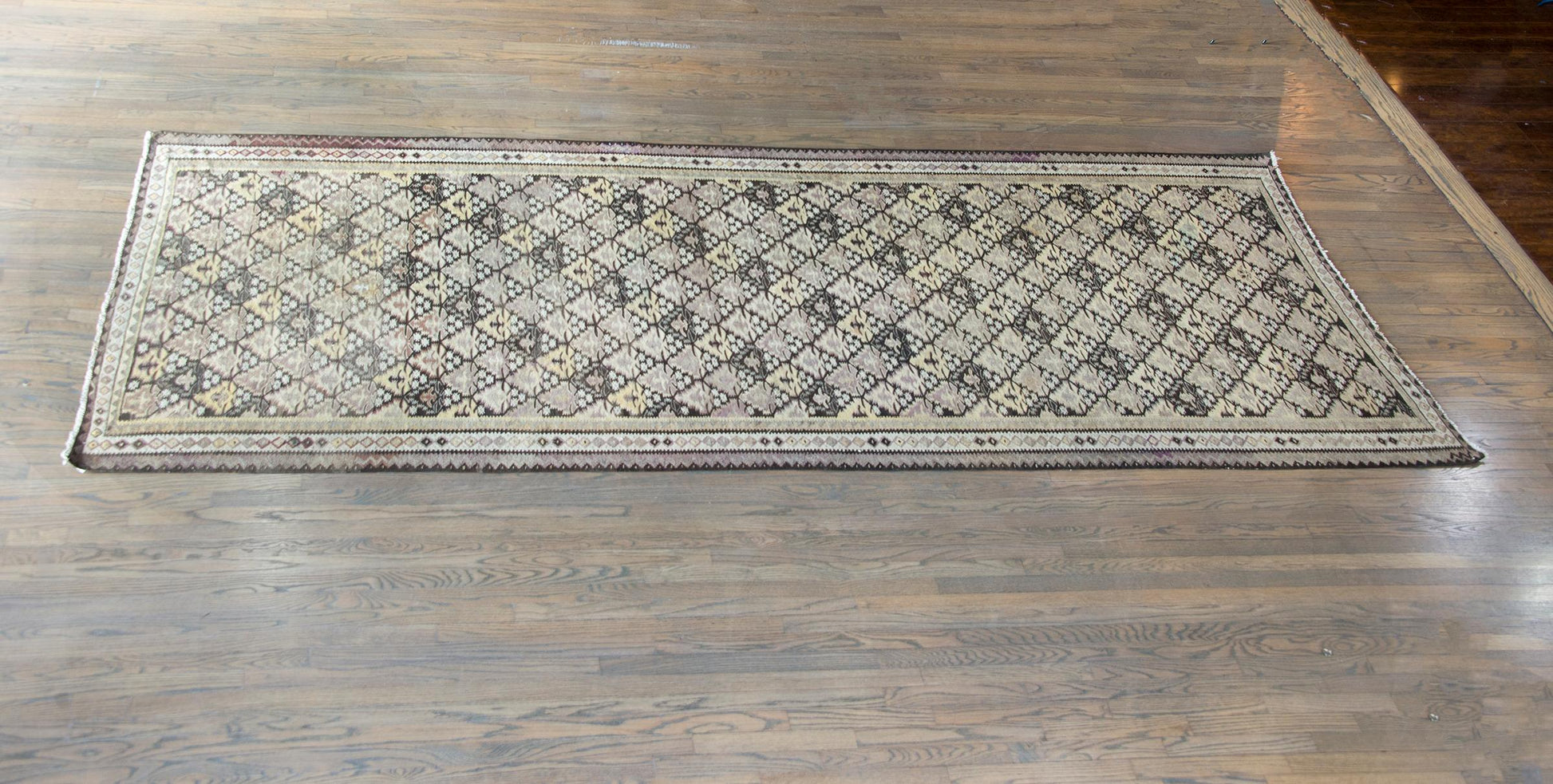 Early 20th Century Persian Qazvin Kilim Rug For Sale