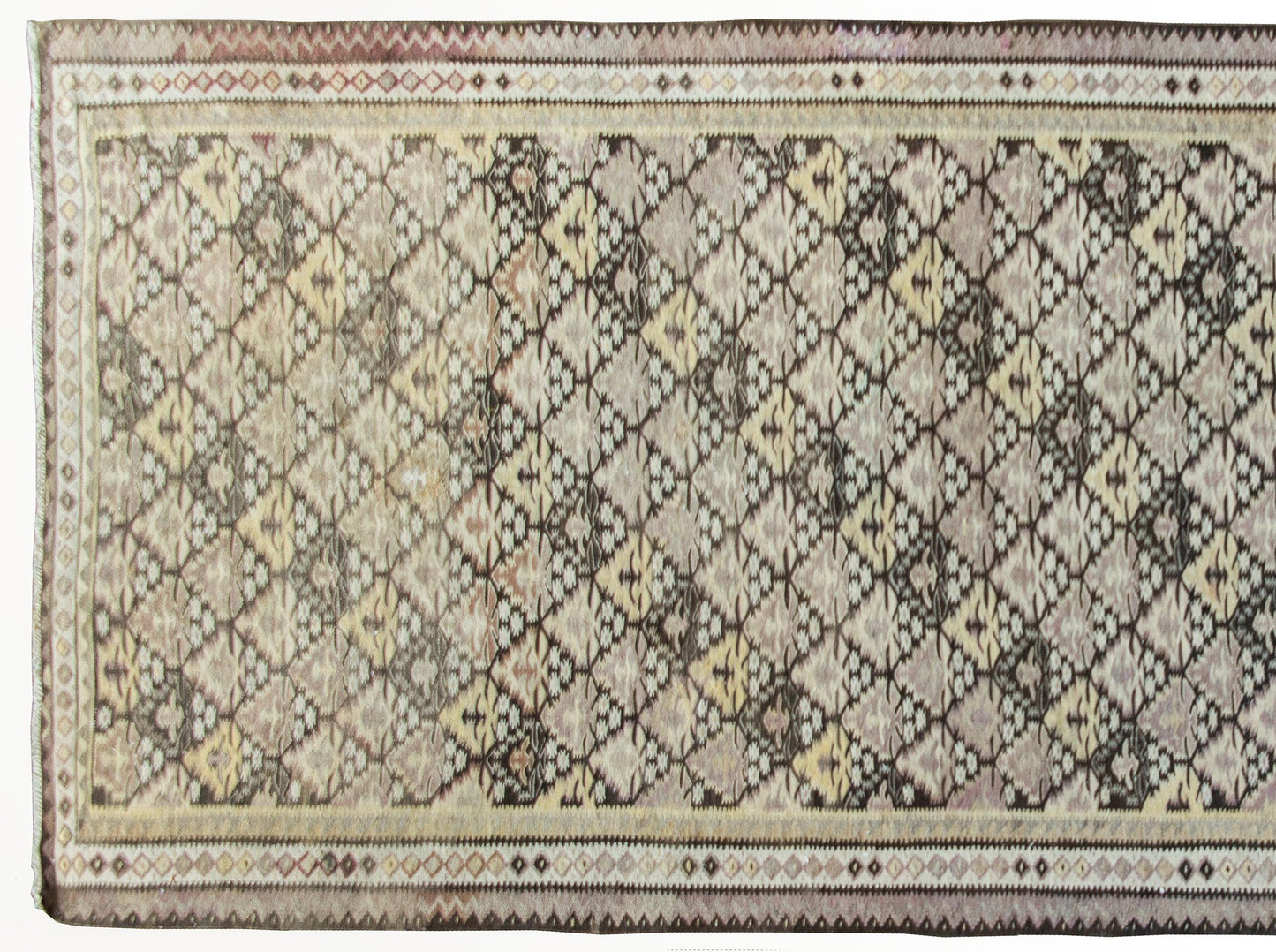 Early 20th Century Persian Qazvin Kilim Rug For Sale