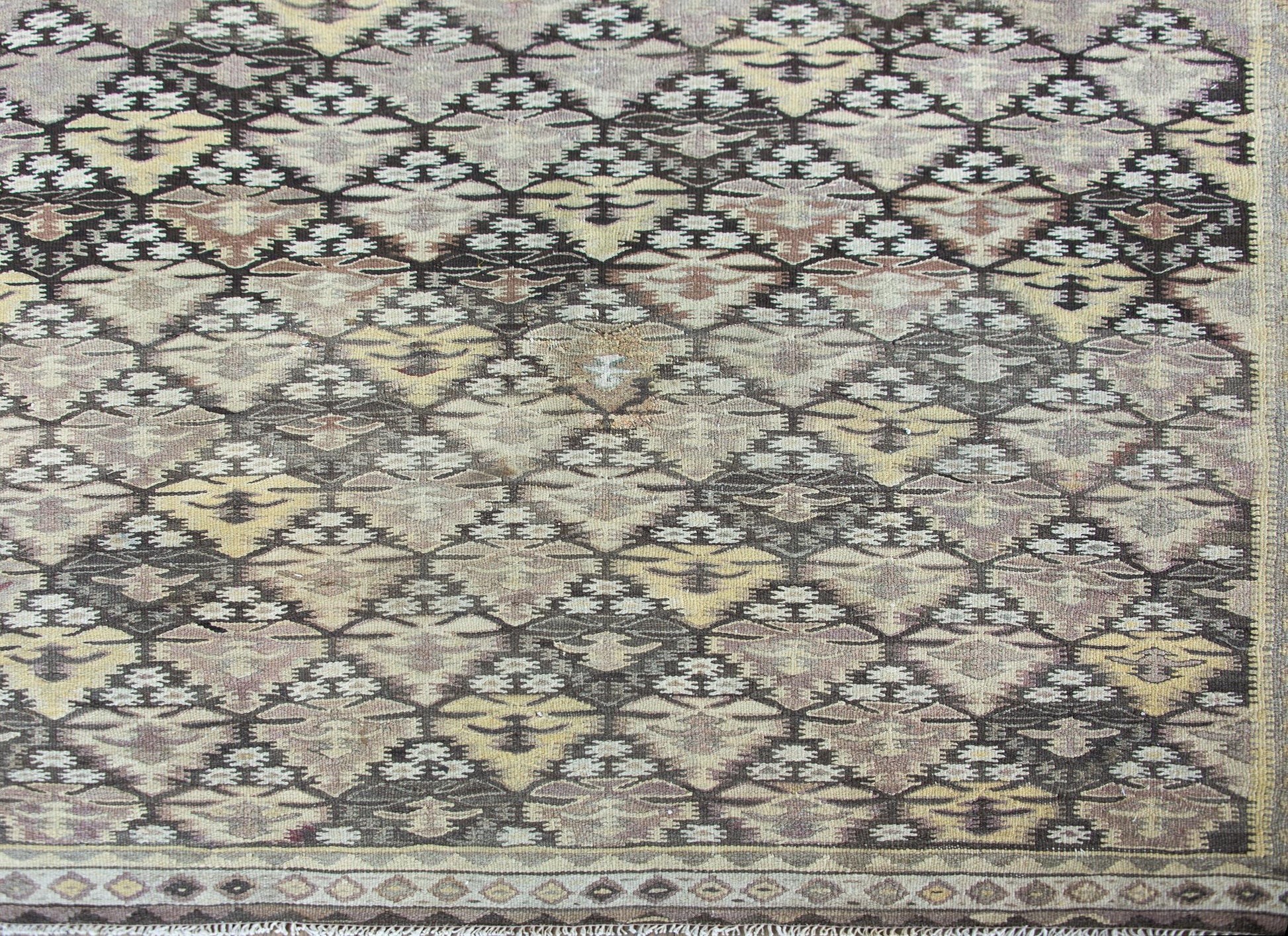 Early 20th Century Persian Qazvin Kilim Rug For Sale