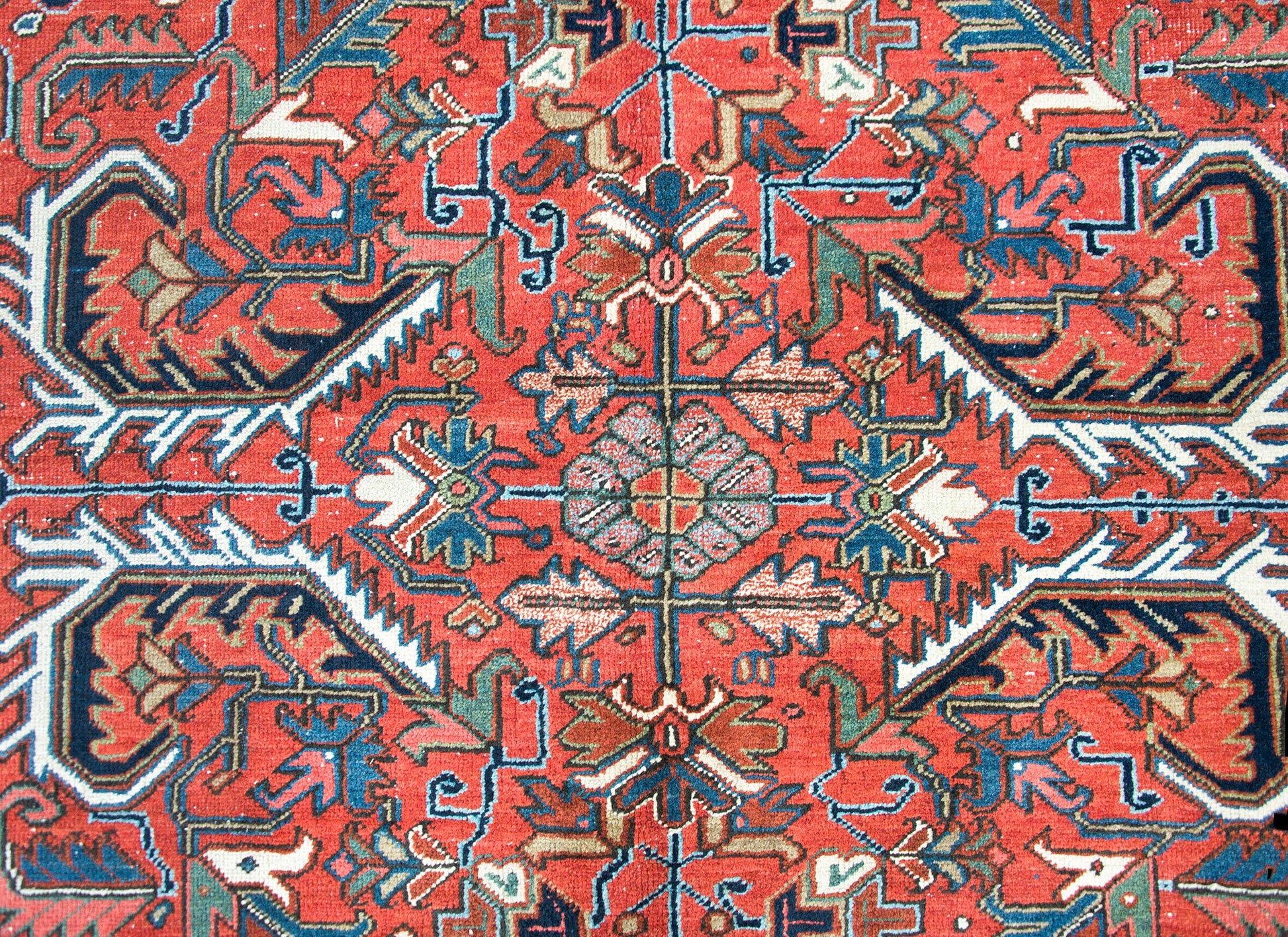 Early 20th Century Persian Heriz Rug For Sale