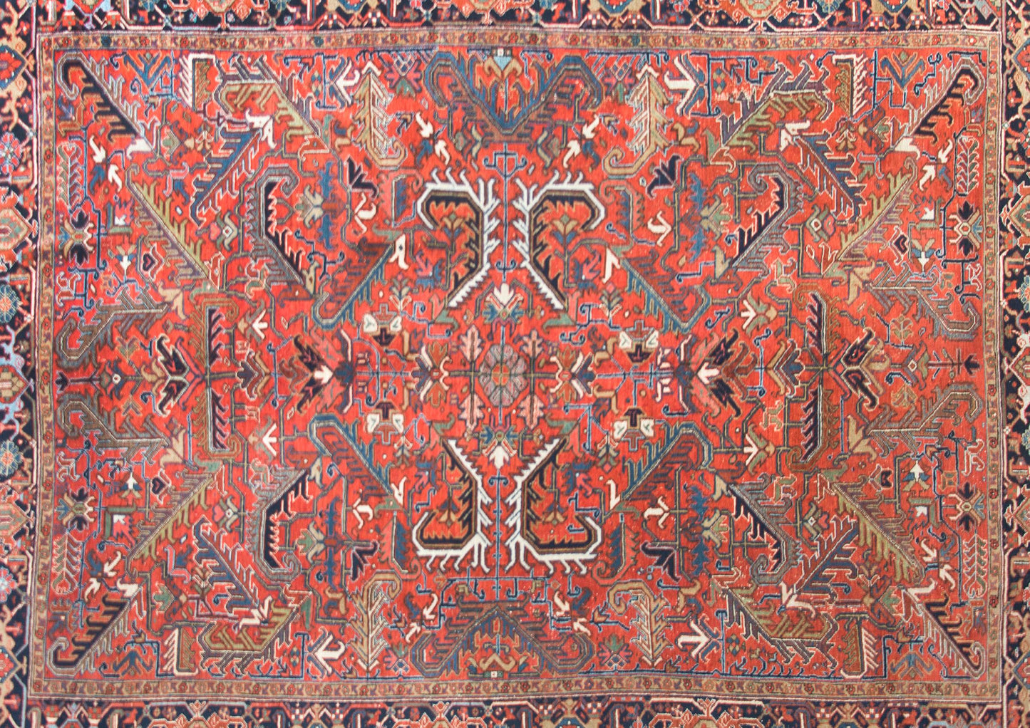 Early 20th Century Persian Heriz Rug For Sale