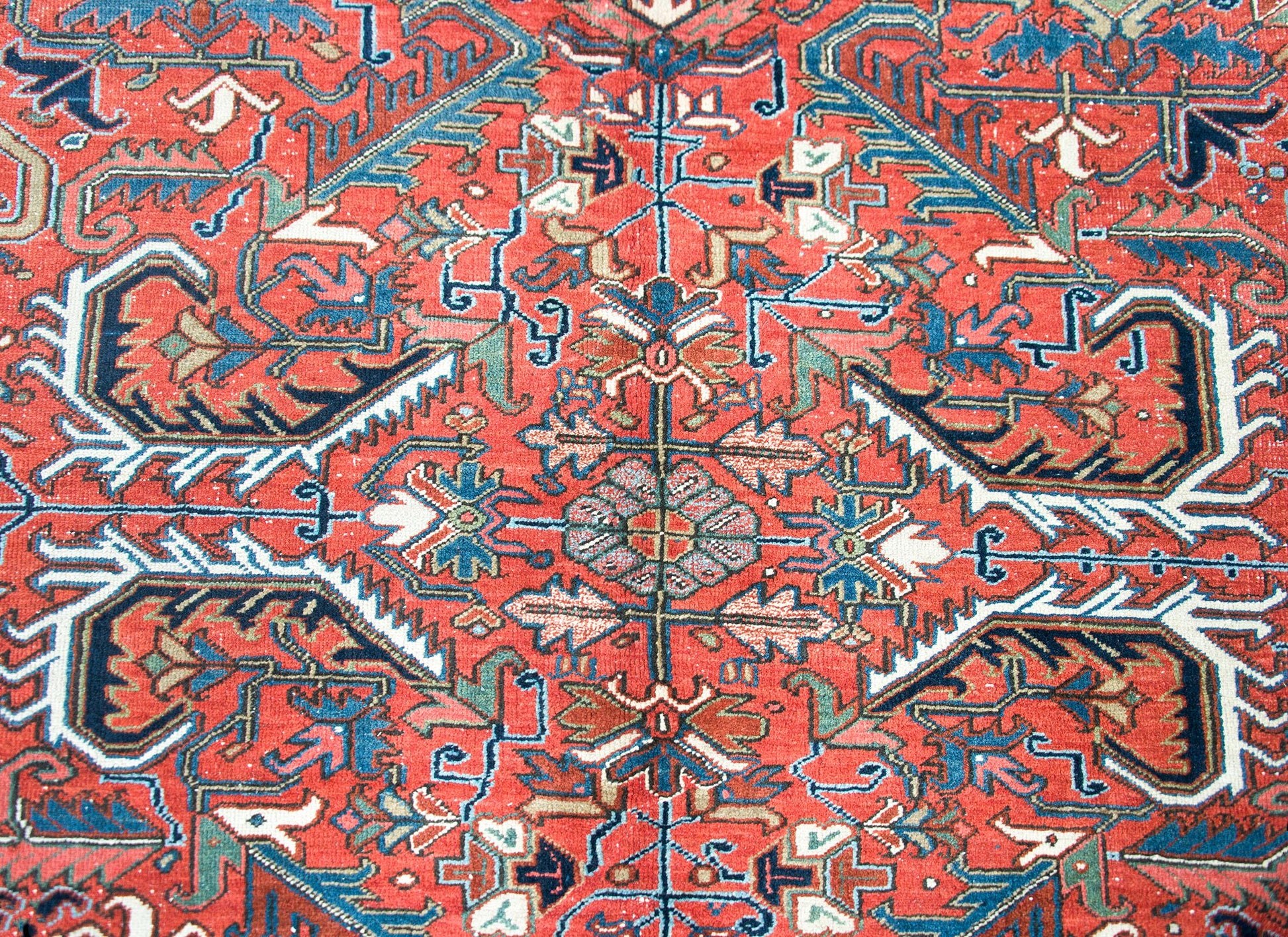 Early 20th Century Persian Heriz Rug For Sale