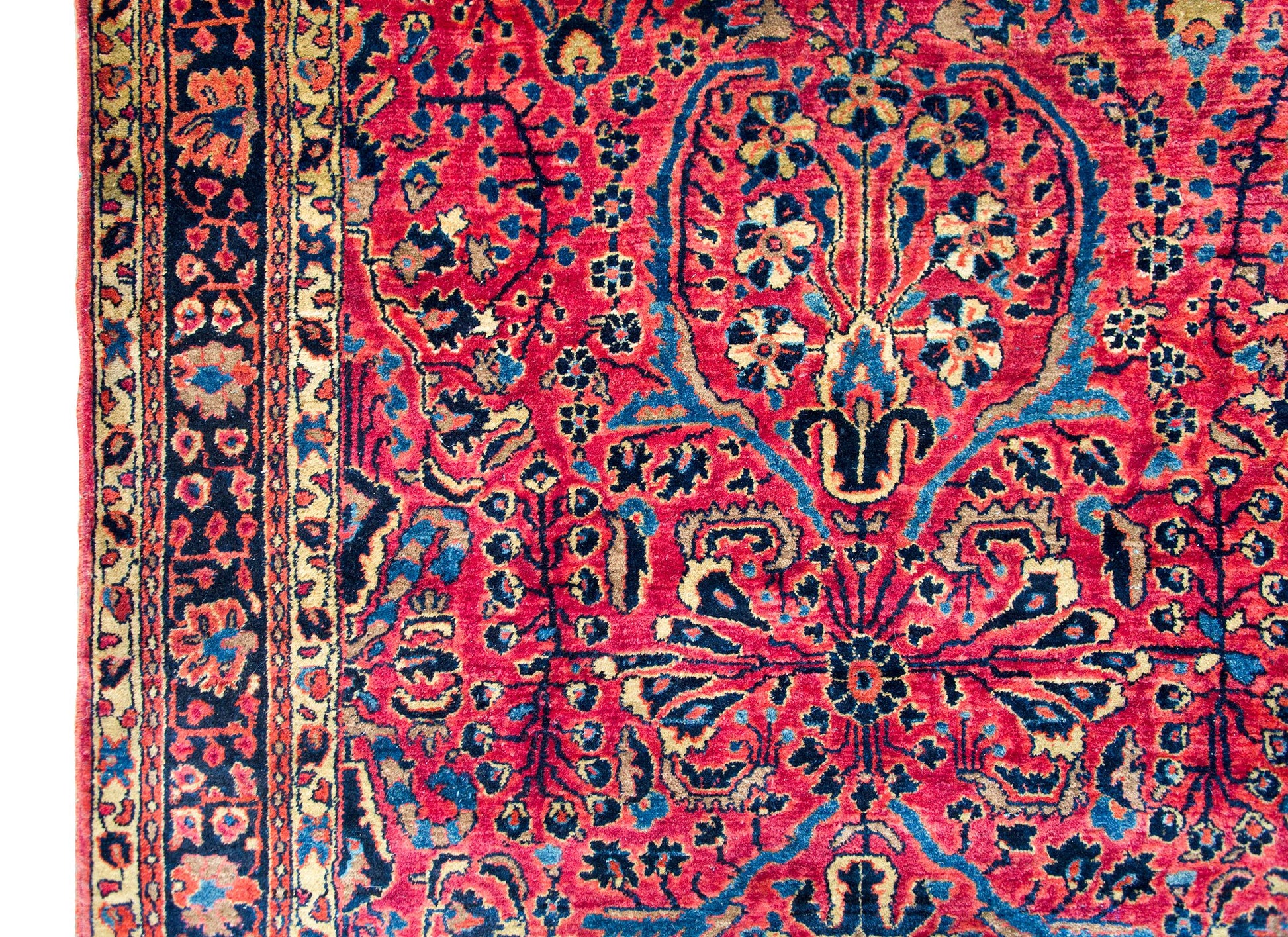 Early 20th Century Persian Sarouk Rug For Sale