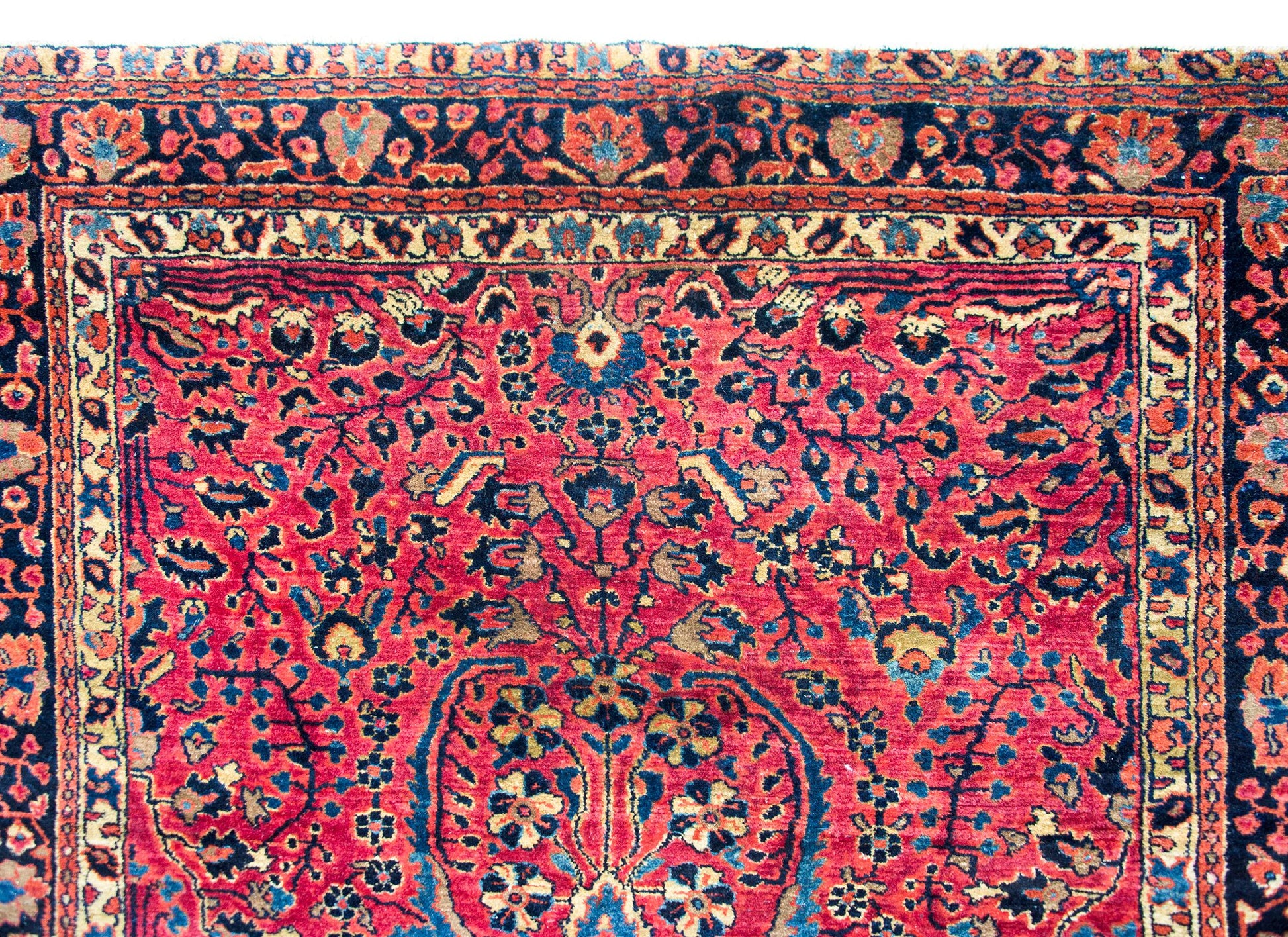 Early 20th Century Persian Sarouk Rug For Sale