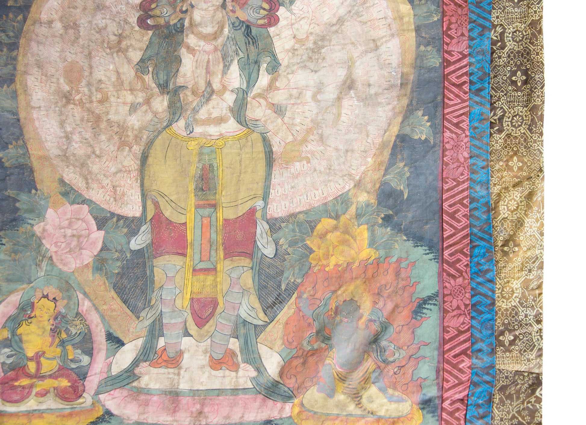 Late 19th Century Tibetan Thangka Depicting Sitatapattra For Sale
