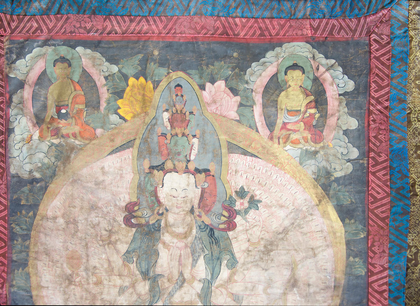 Late 19th Century Tibetan Thangka Depicting Sitatapattra For Sale