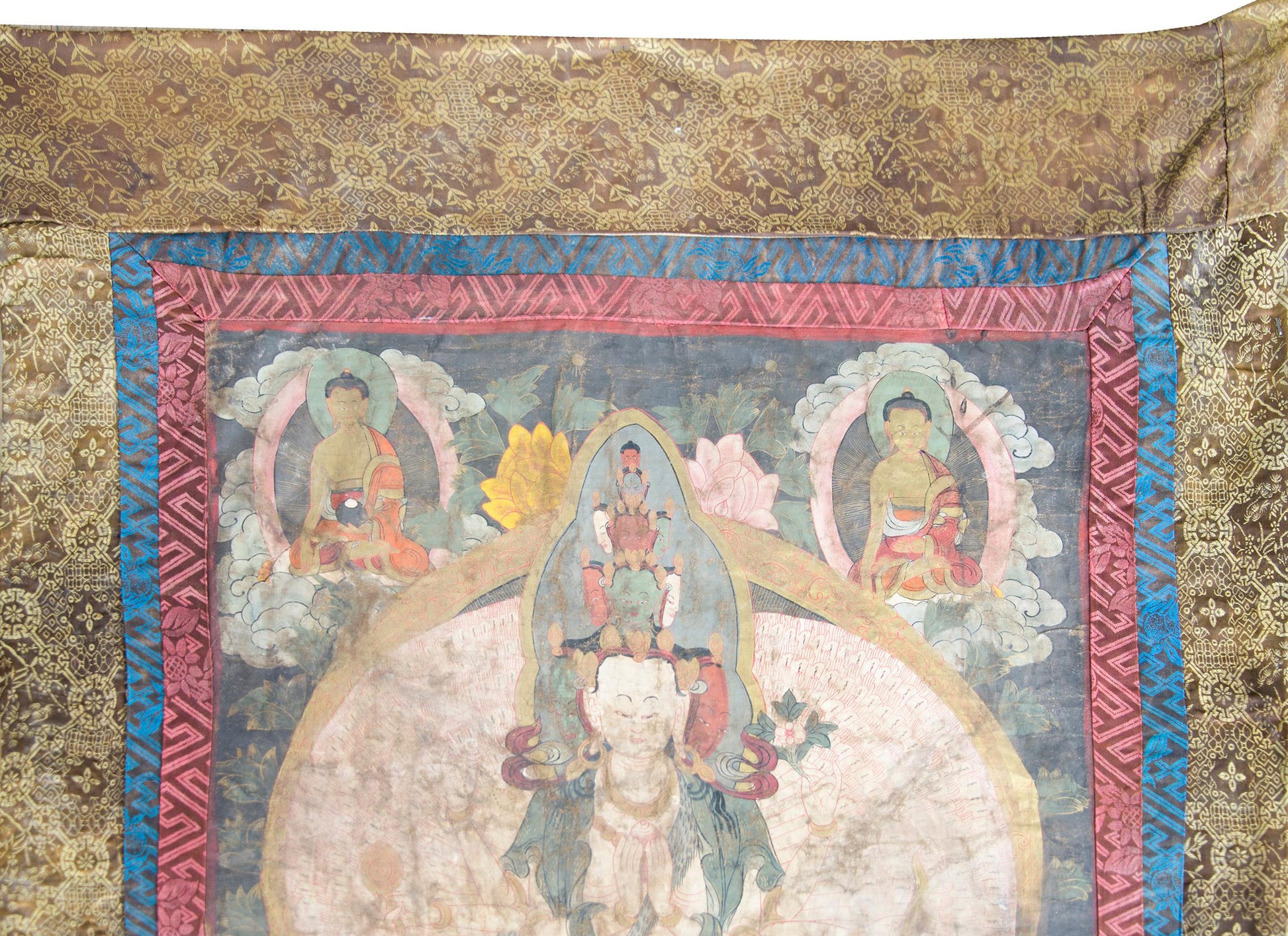 Late 19th Century Tibetan Thangka Depicting Sitatapattra For Sale