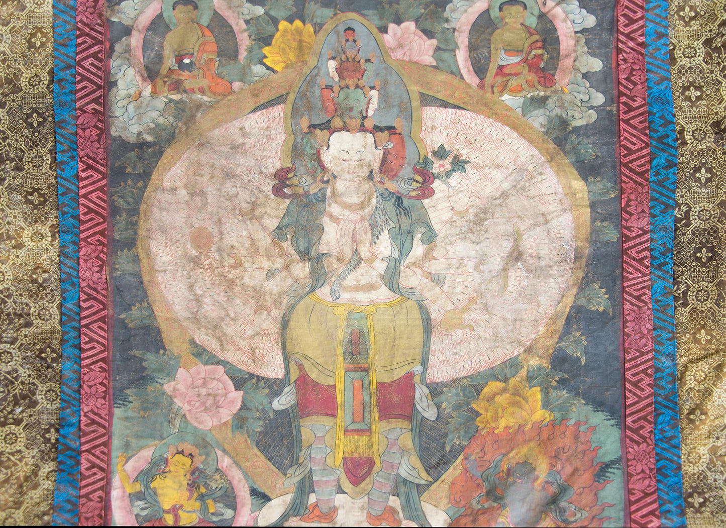 Late 19th Century Tibetan Thangka Depicting Sitatapattra For Sale