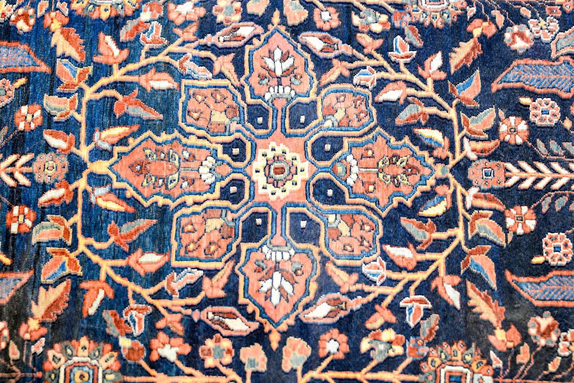 Amazing Early 20th Century Sarouk Rug For Sale