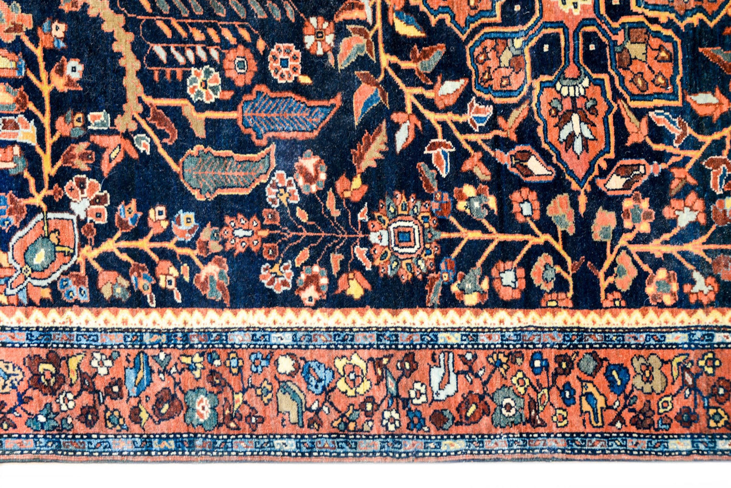 Amazing Early 20th Century Sarouk Rug For Sale